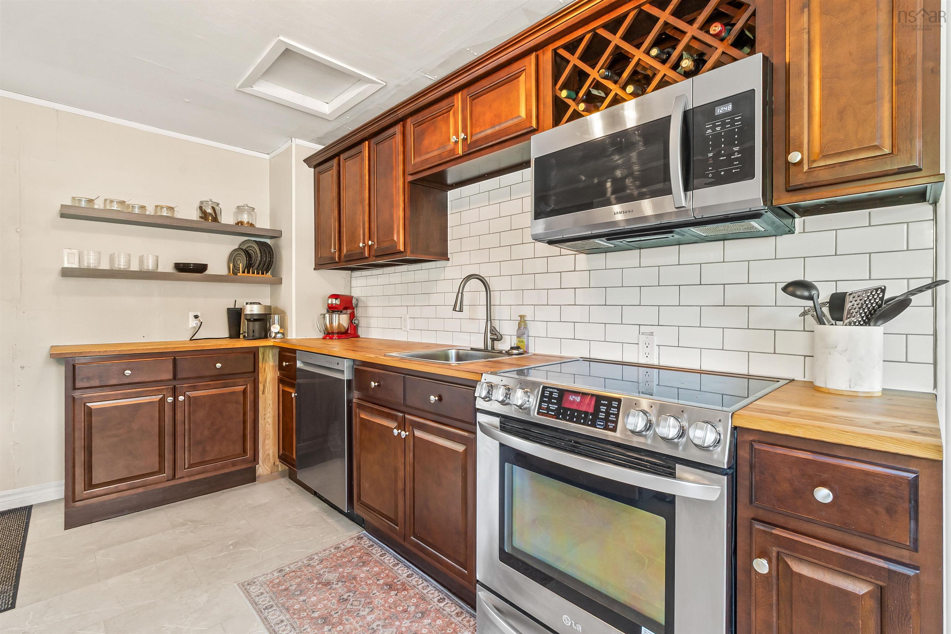 $349,900.00: 451 Highway 1, Mount Uniacke