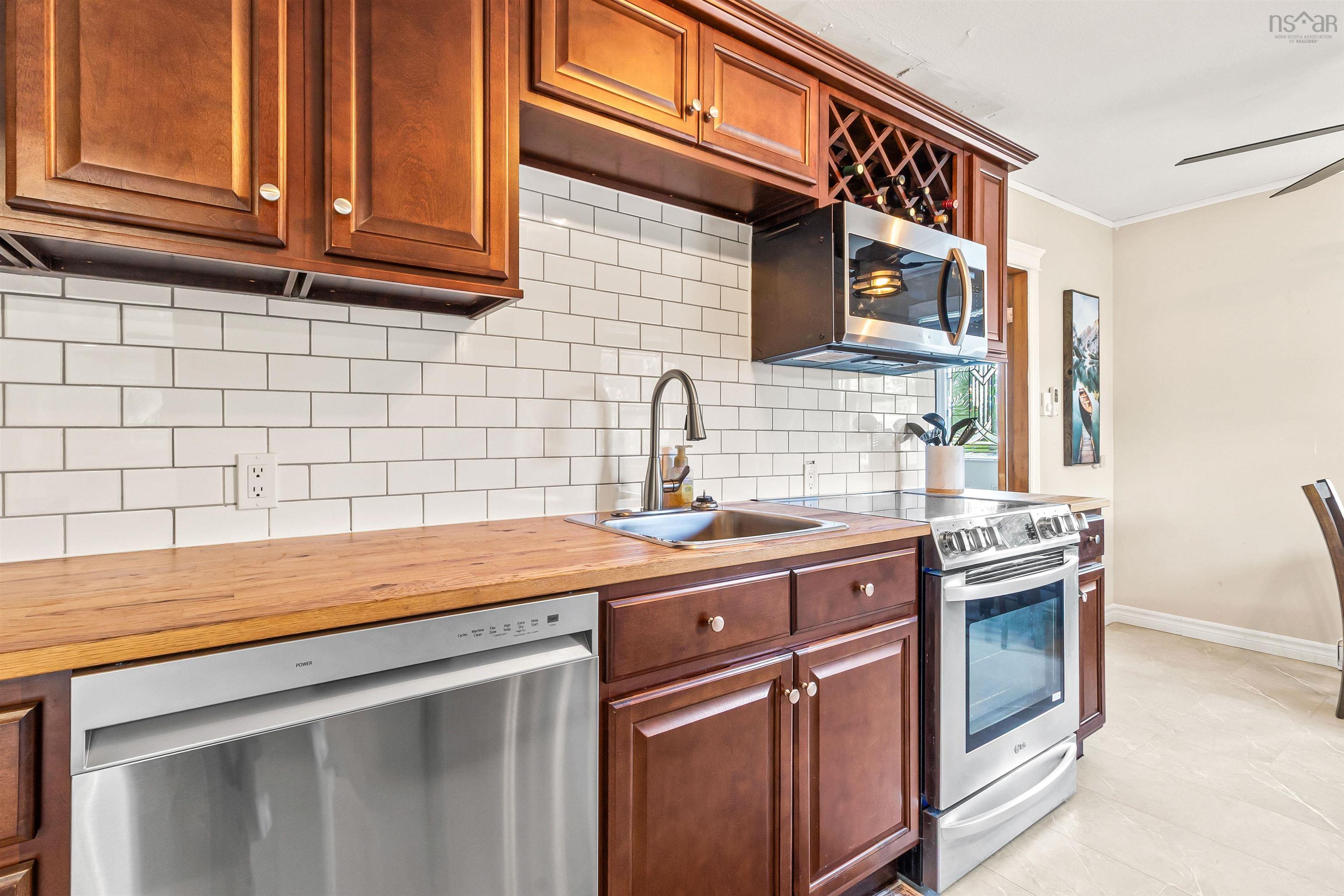 $349,900.00: 451 Highway 1, Mount Uniacke