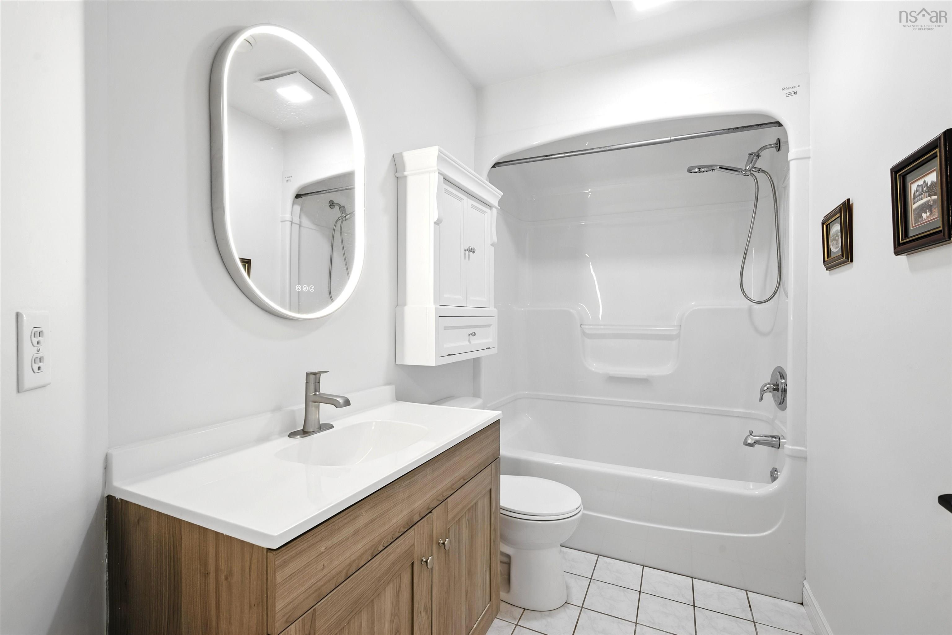 $639,000.00: 37 Baha Court, Bedford