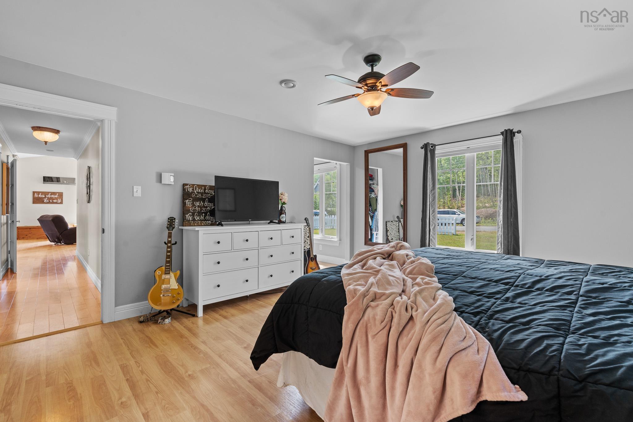 $499,999.00: 86 Fir Avenue, Salmon River