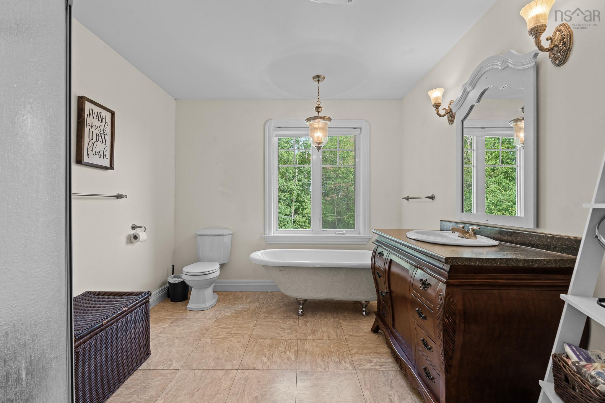 $499,999.00: 86 Fir Avenue, Salmon River