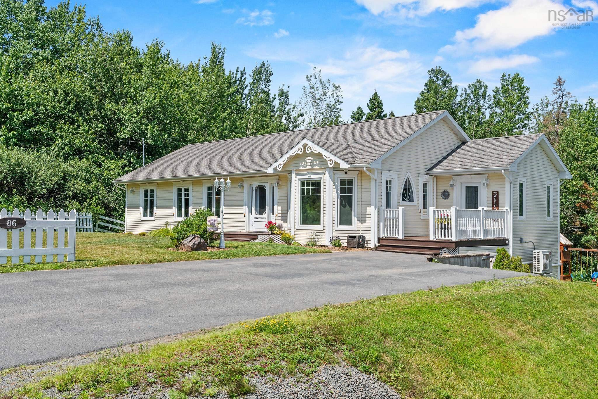 $499,999.00: 86 Fir Avenue, Salmon River