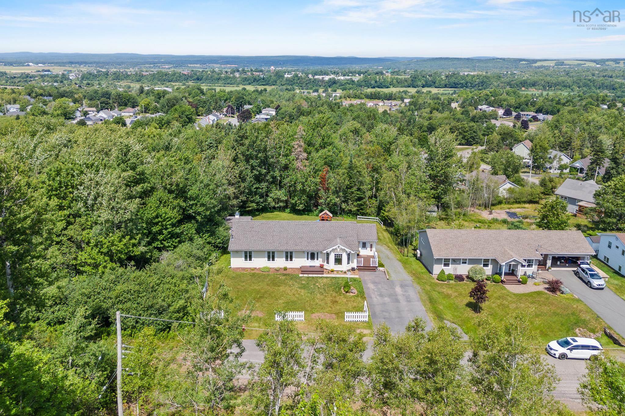 $499,999.00: 86 Fir Avenue, Salmon River