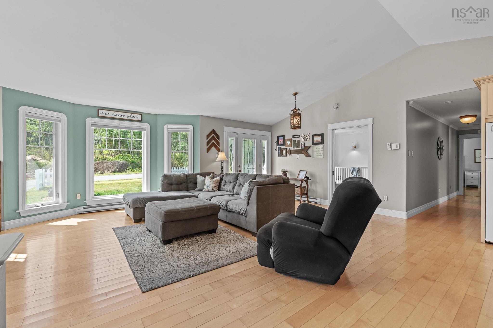 $499,999.00: 86 Fir Avenue, Salmon River