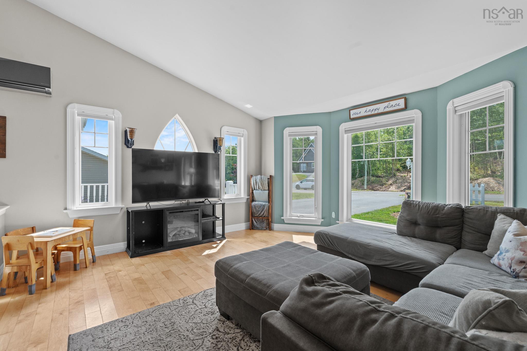 $499,999.00: 86 Fir Avenue, Salmon River