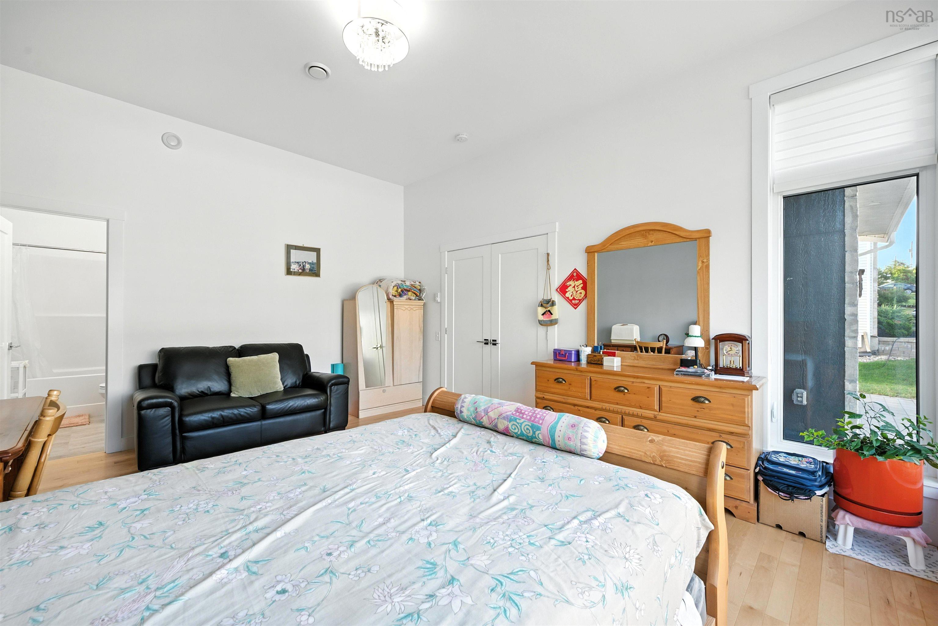 $938,900.00: 20 Bradford Place, Bedford