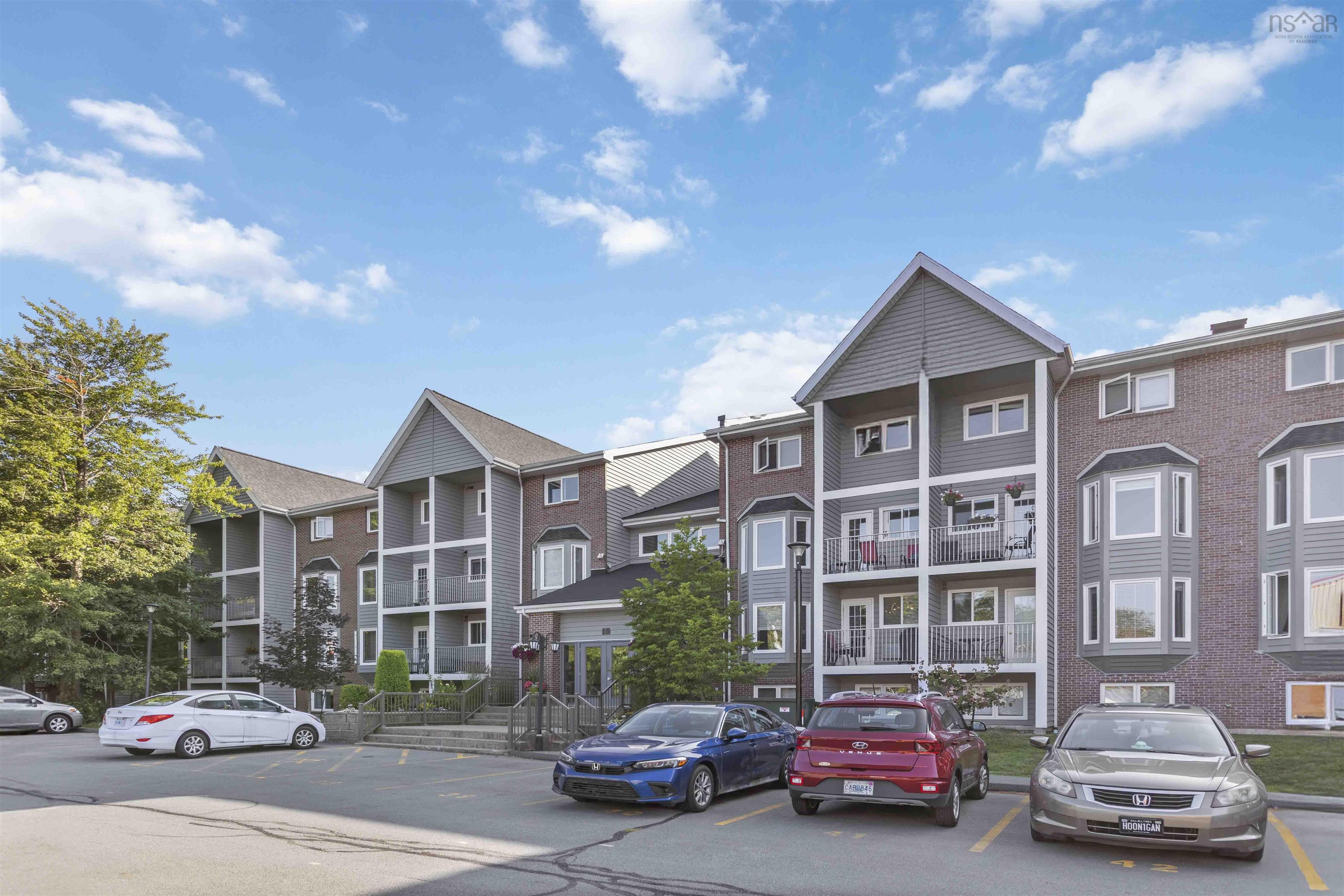 $369,900.00: 303 15 Knightsridge Drive, Halifax