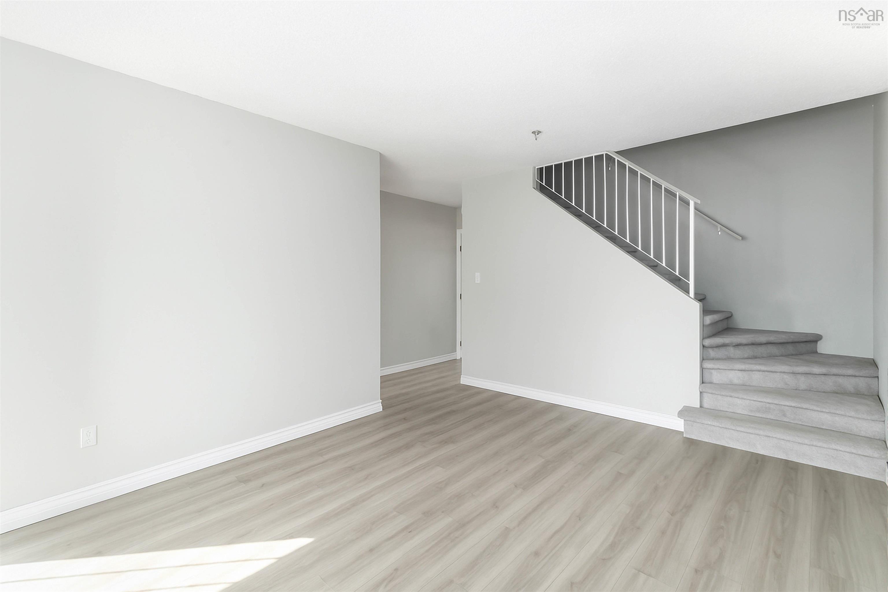 $369,900.00: 303 15 Knightsridge Drive, Halifax