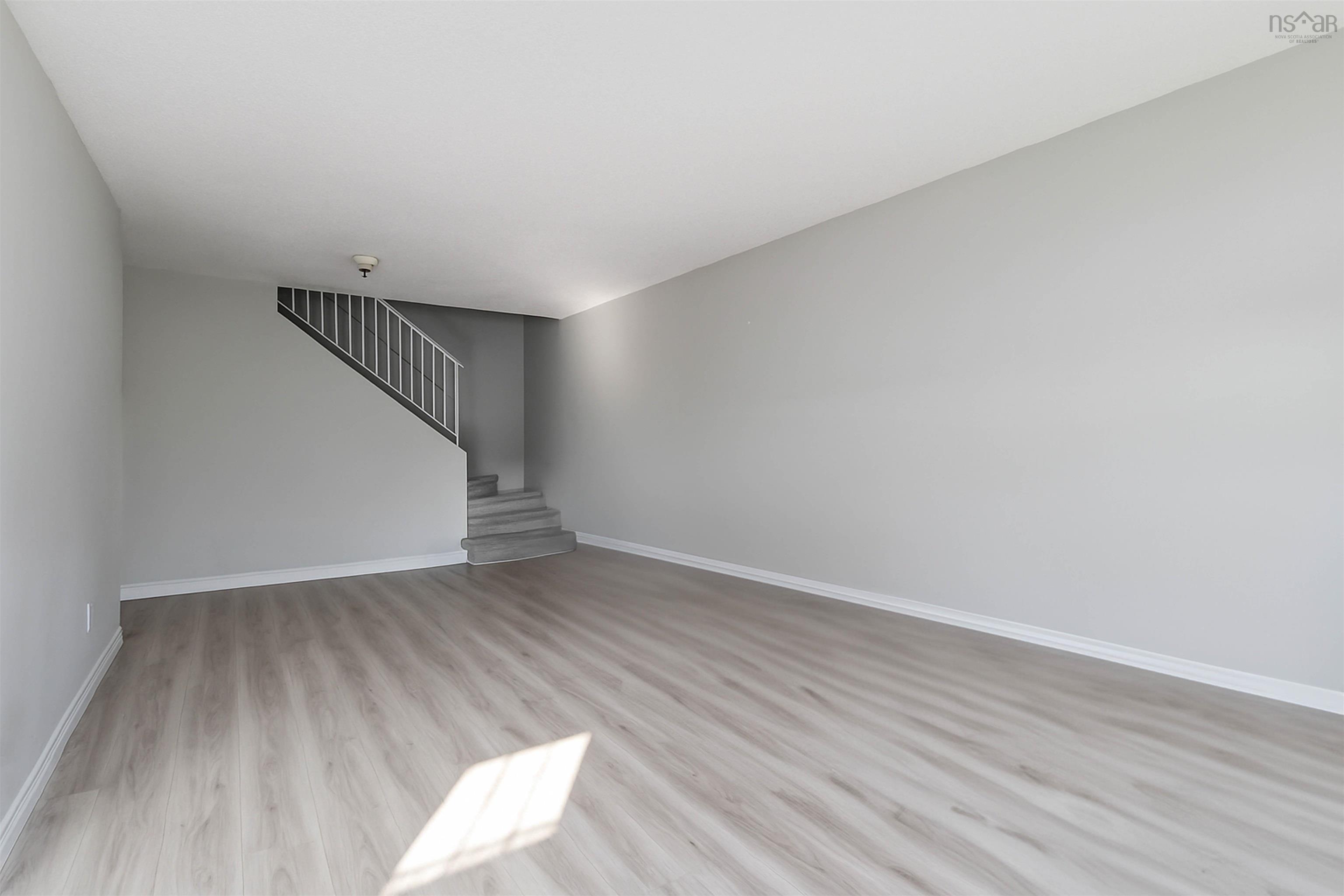 $369,900.00: 303 15 Knightsridge Drive, Halifax