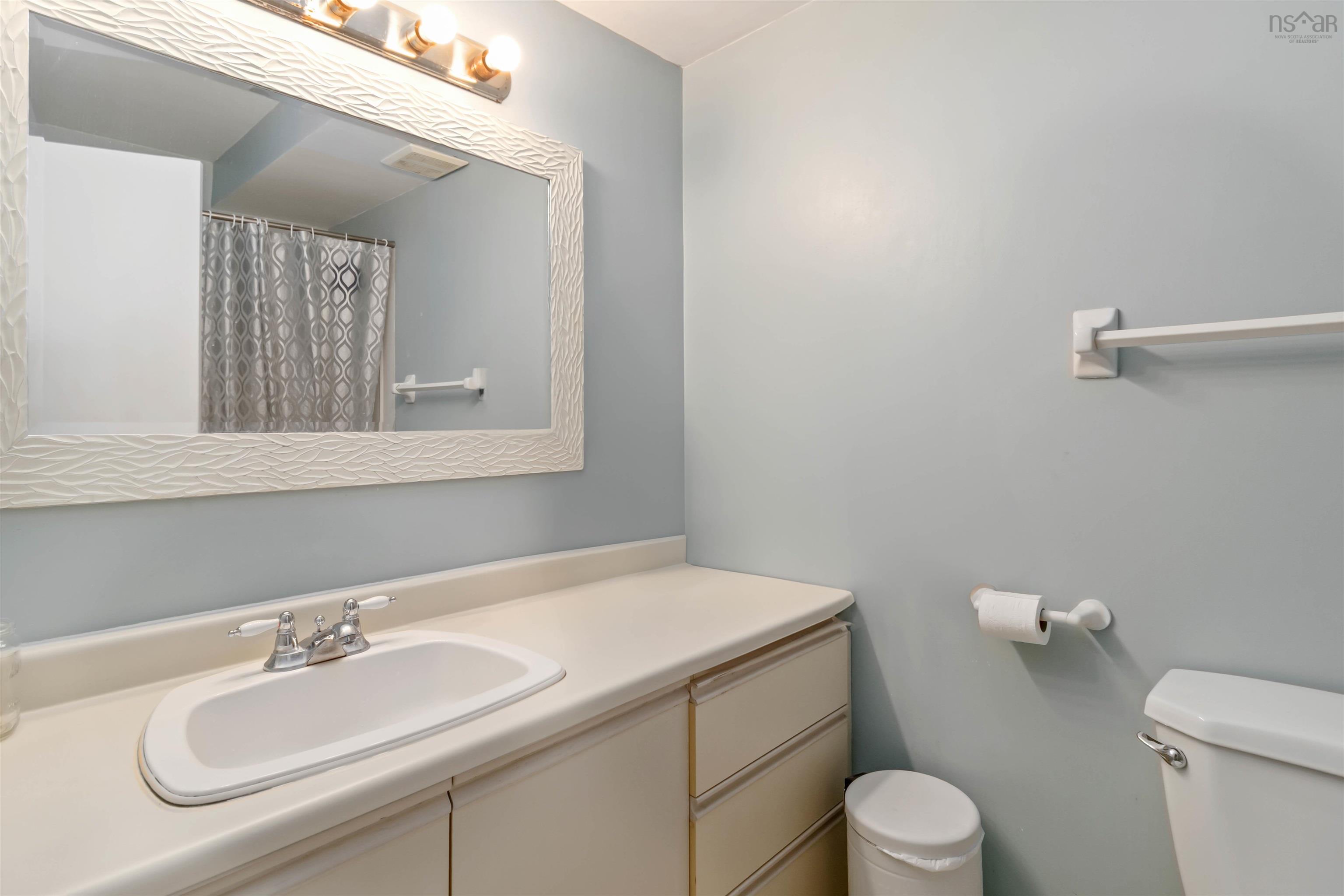 $369,900.00: 303 15 Knightsridge Drive, Halifax
