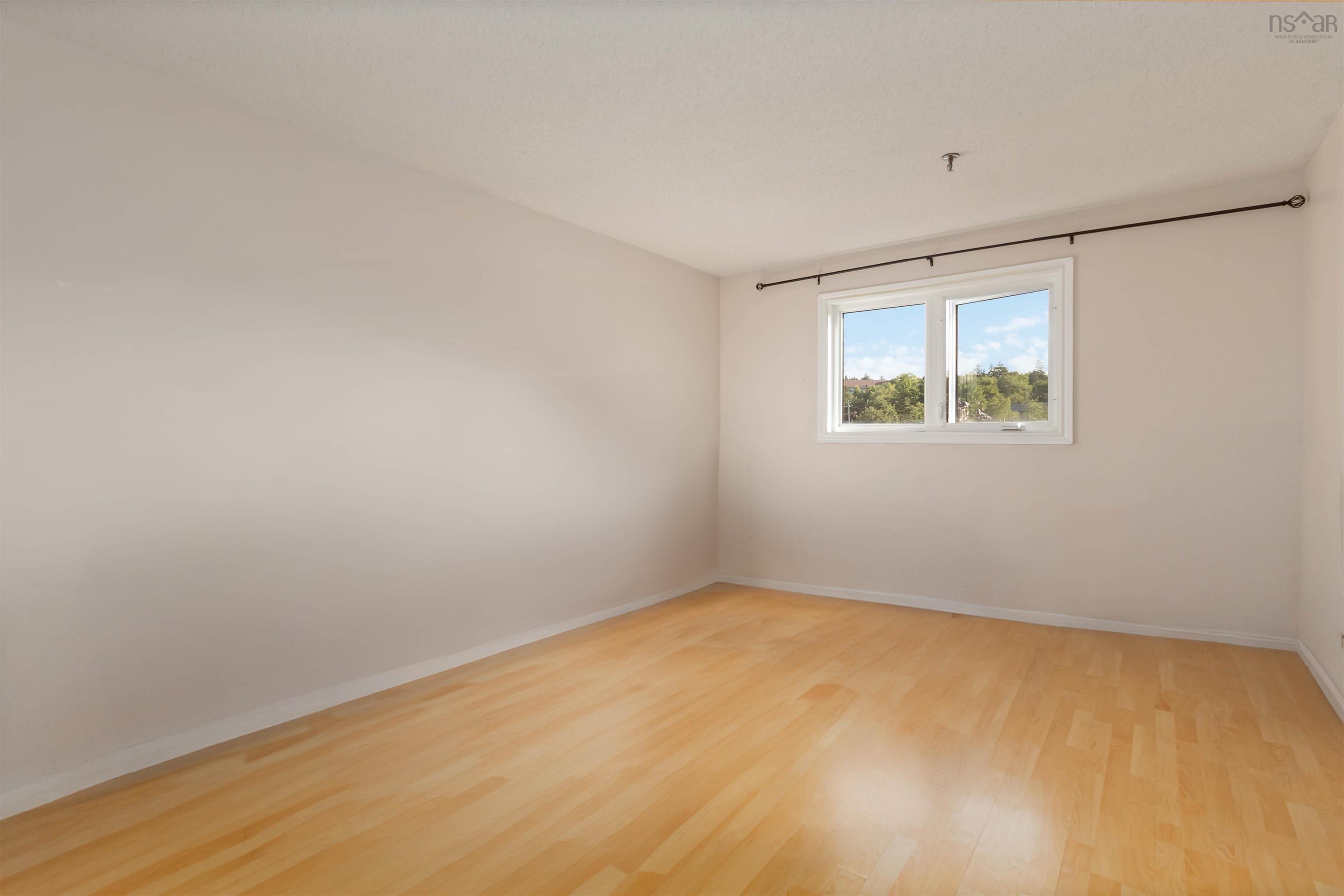 $369,900.00: 303 15 Knightsridge Drive, Halifax