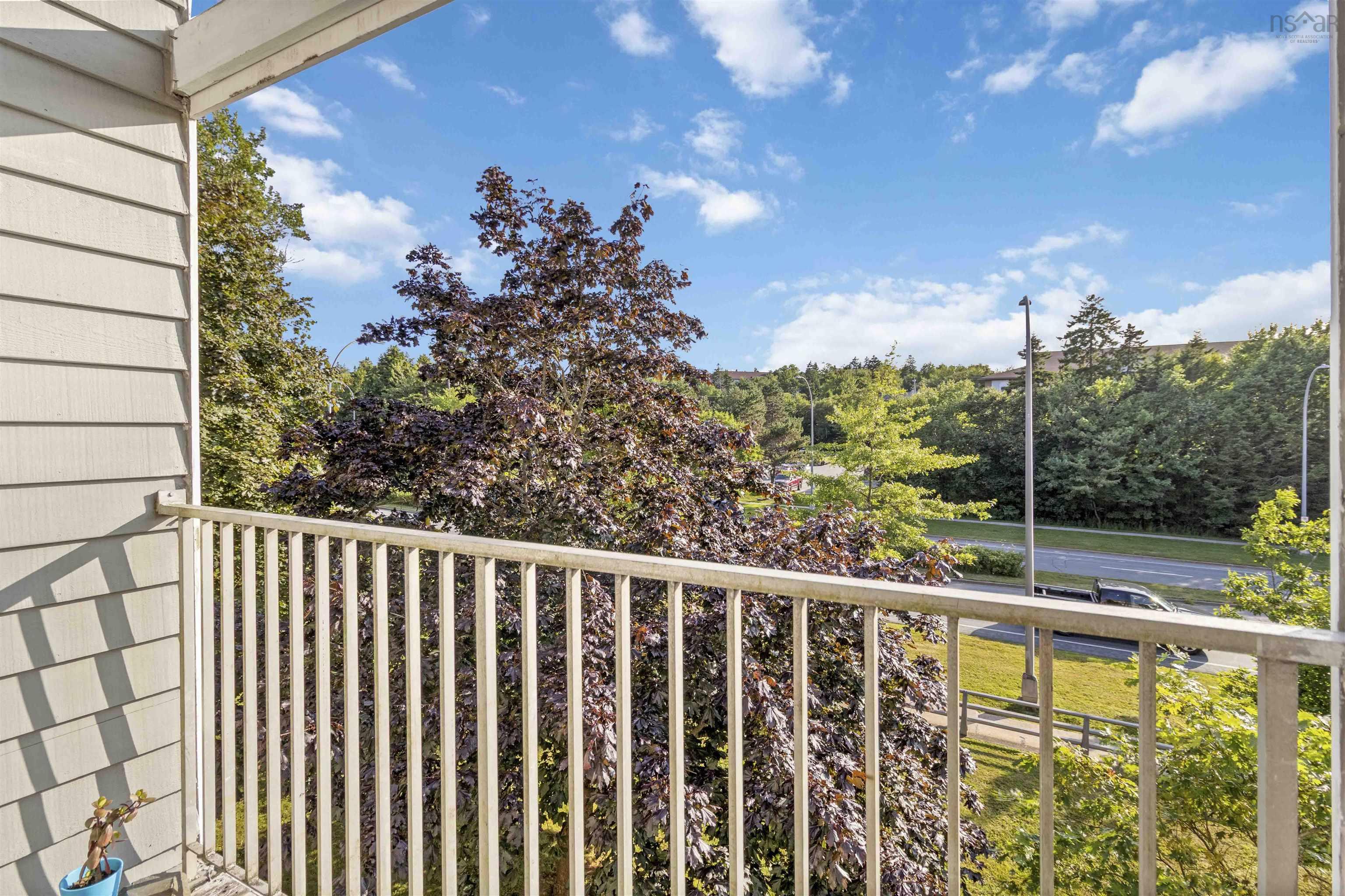 $369,900.00: 303 15 Knightsridge Drive, Halifax