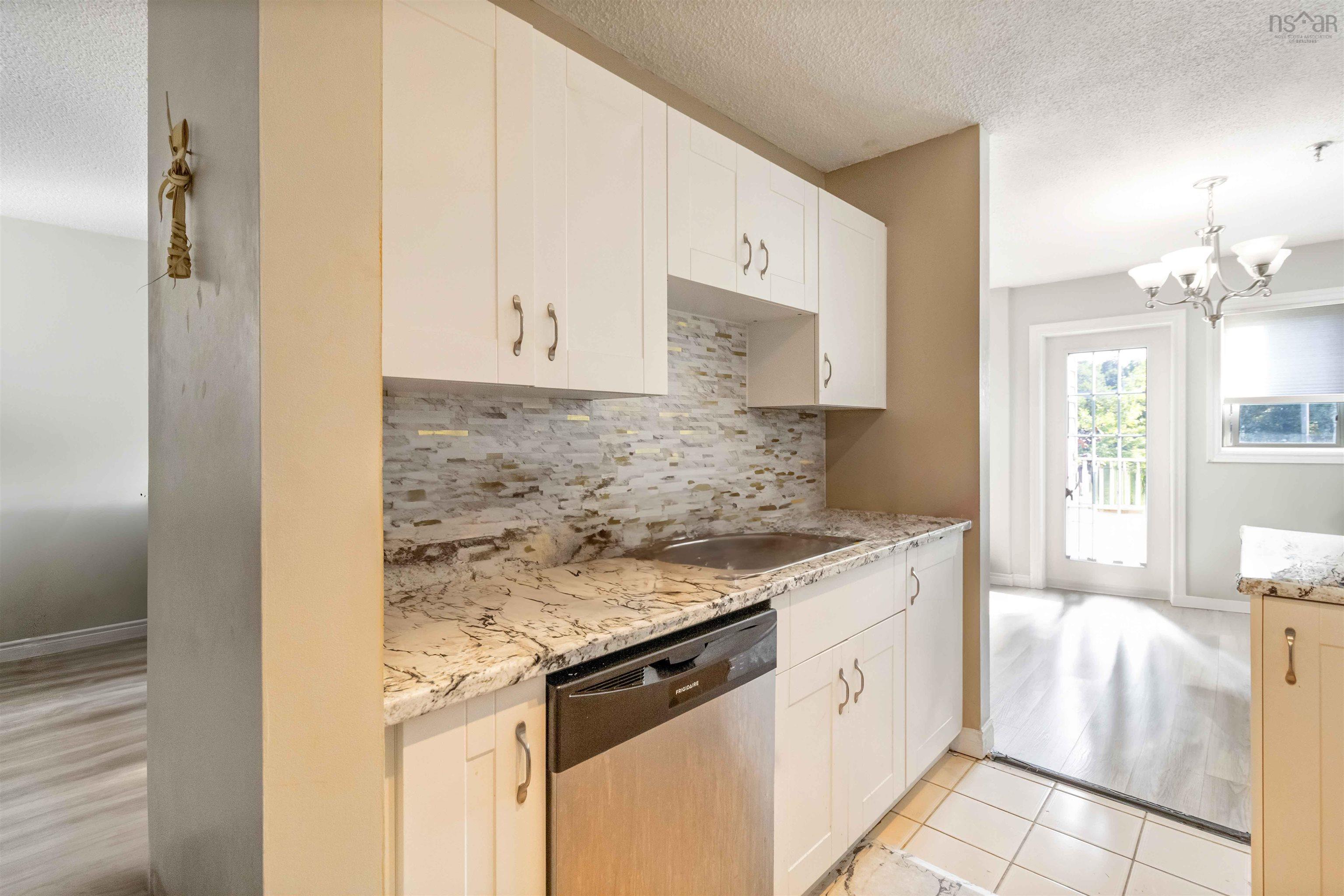 $369,900.00: 303 15 Knightsridge Drive, Halifax