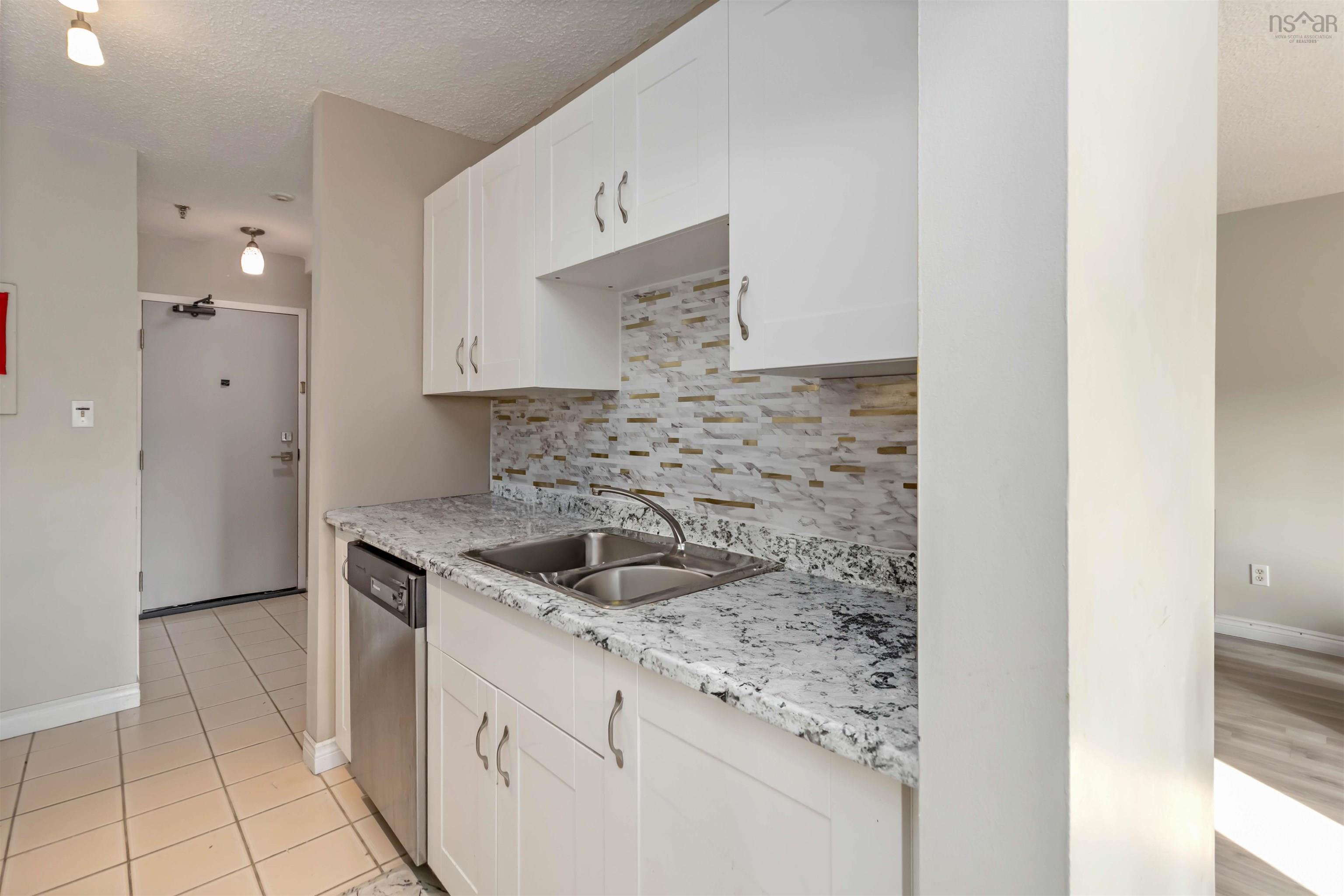 $369,900.00: 303 15 Knightsridge Drive, Halifax