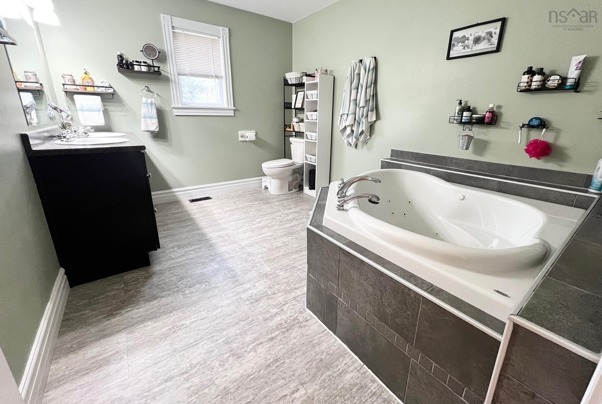 $494,500.00: 6 Roslindale Drive, Truro Heights