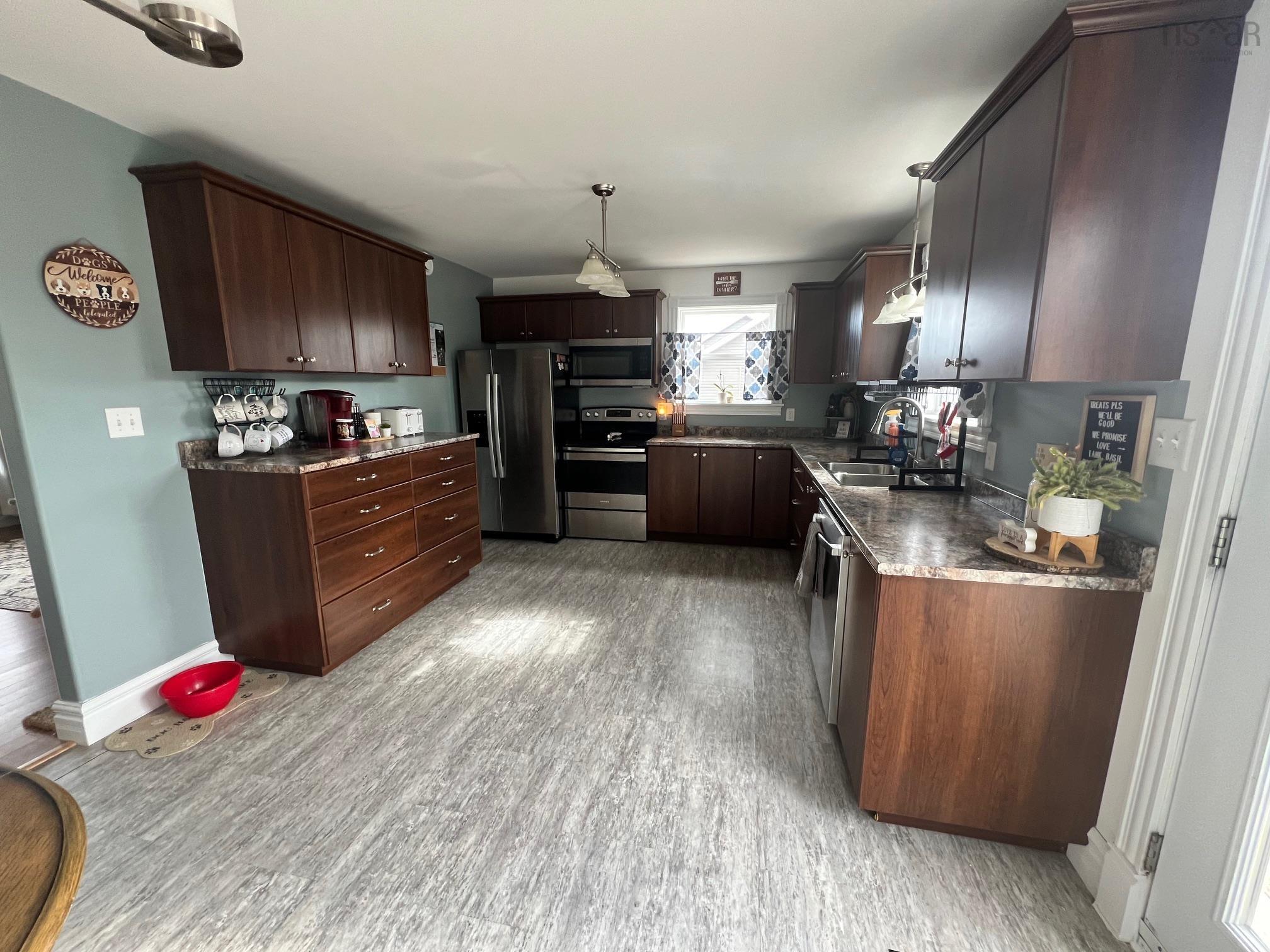 $494,500.00: 6 Roslindale Drive, Truro Heights