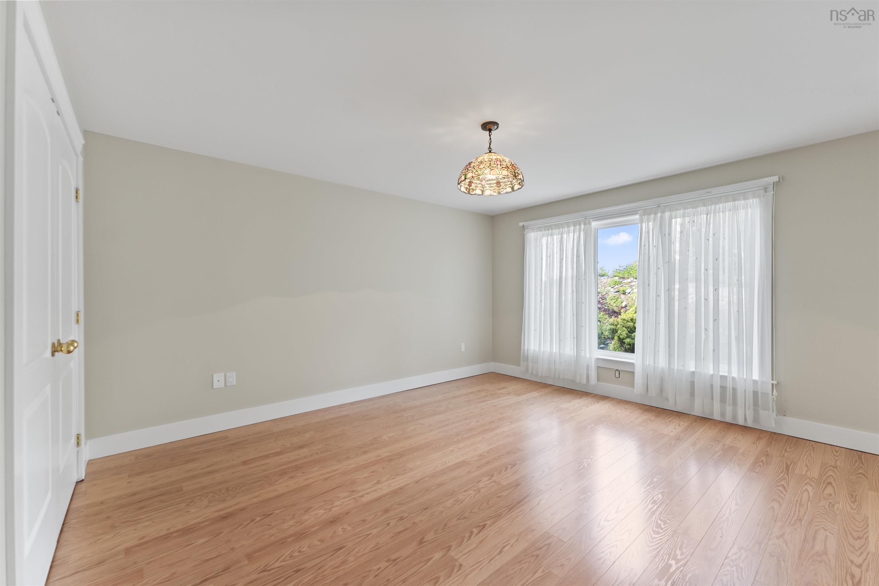 $725,000.00: 25 Kirkwood Court, Bedford