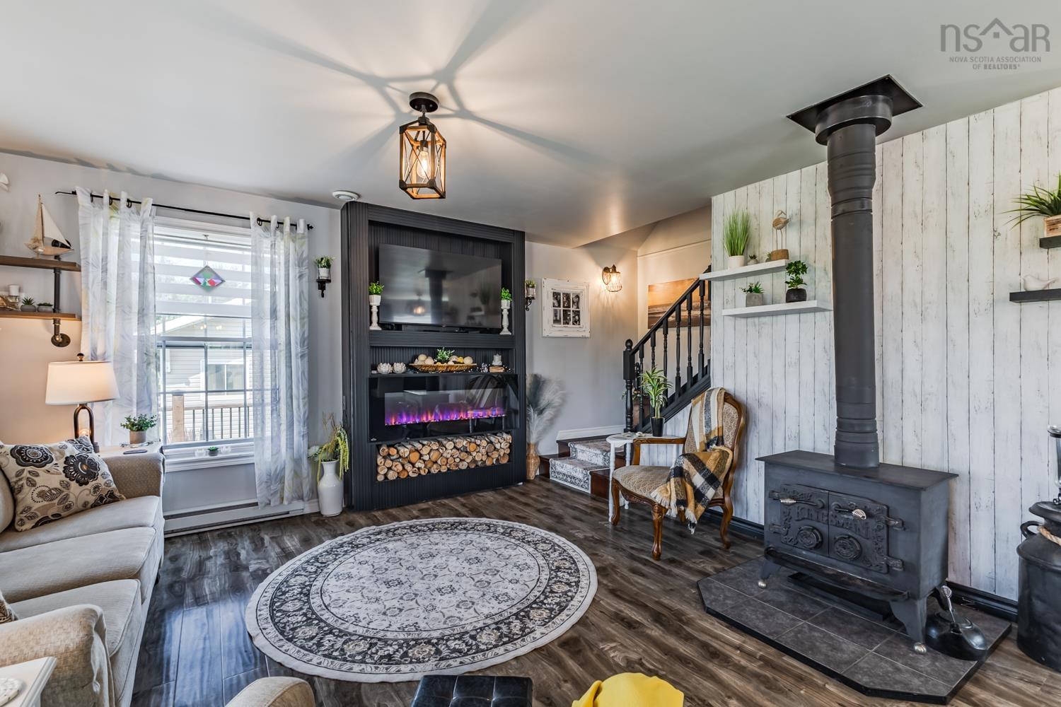 $649,900.00: 1923 Fox Harbour Rd, Fox Harbour