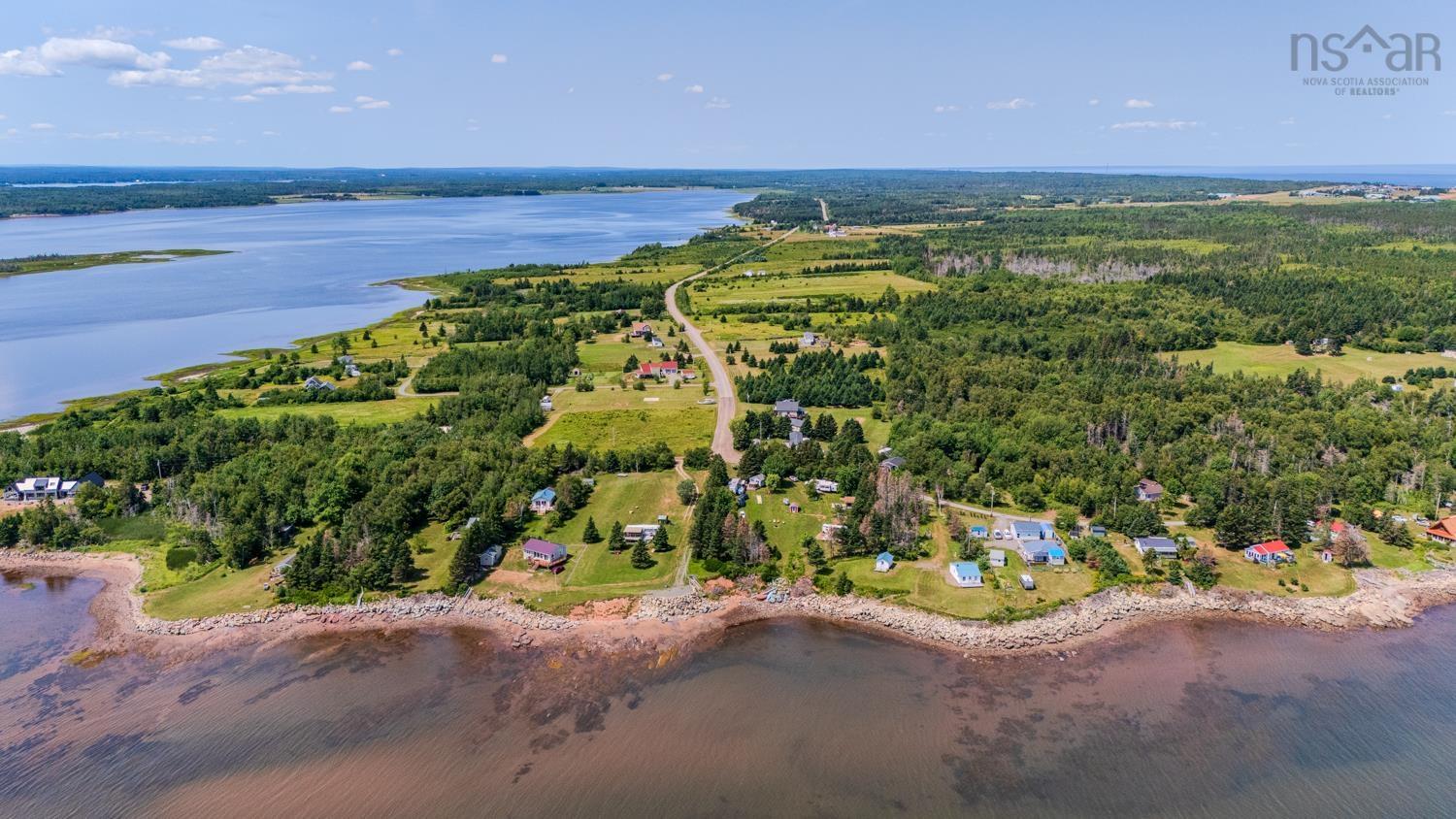 $649,900.00: 1923 Fox Harbour Rd, Fox Harbour