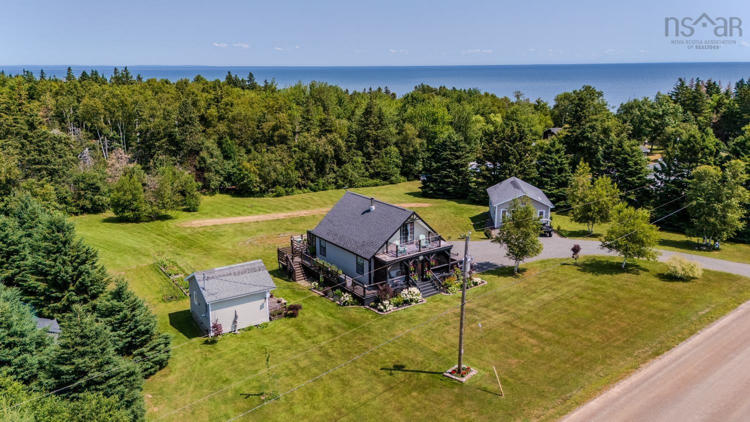 $649,900.00: 1923 Fox Harbour Rd, Fox Harbour