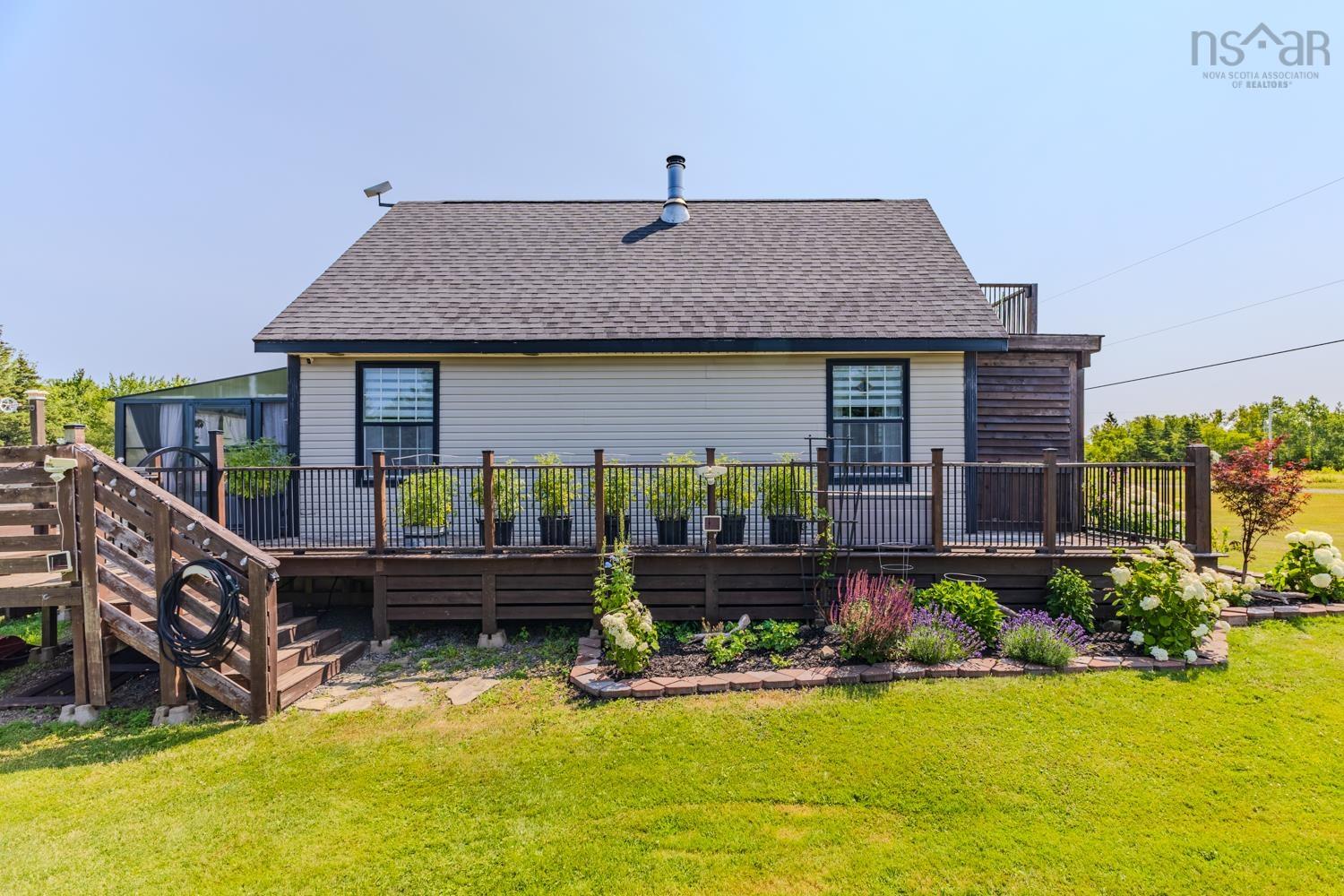 $649,900.00: 1923 Fox Harbour Rd, Fox Harbour
