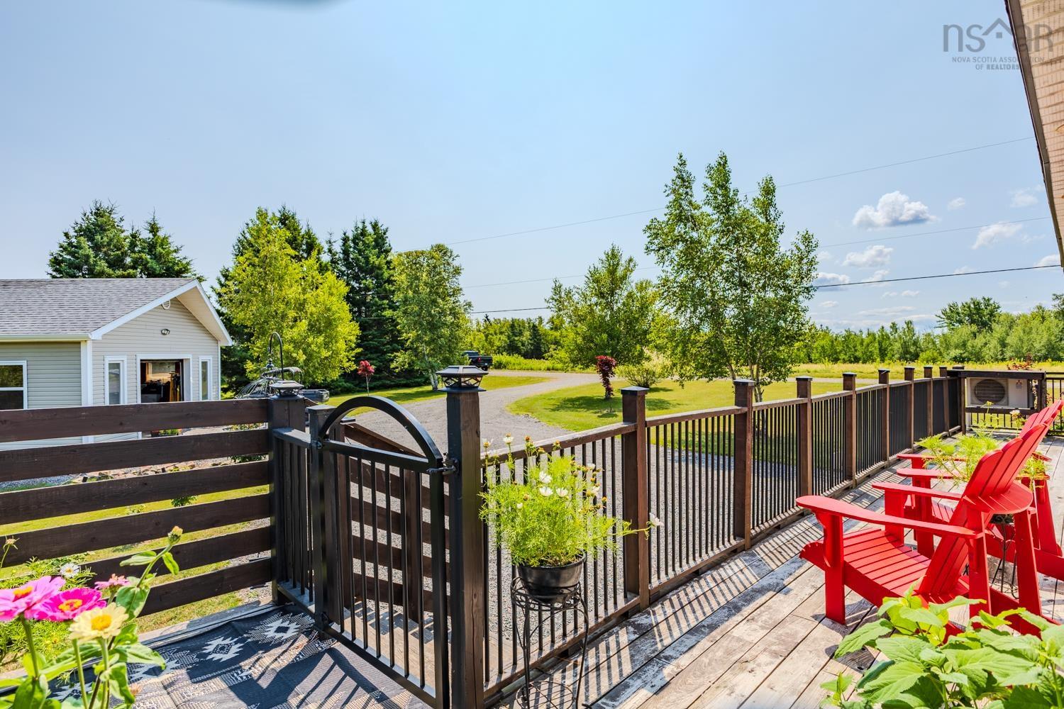 $649,900.00: 1923 Fox Harbour Rd, Fox Harbour