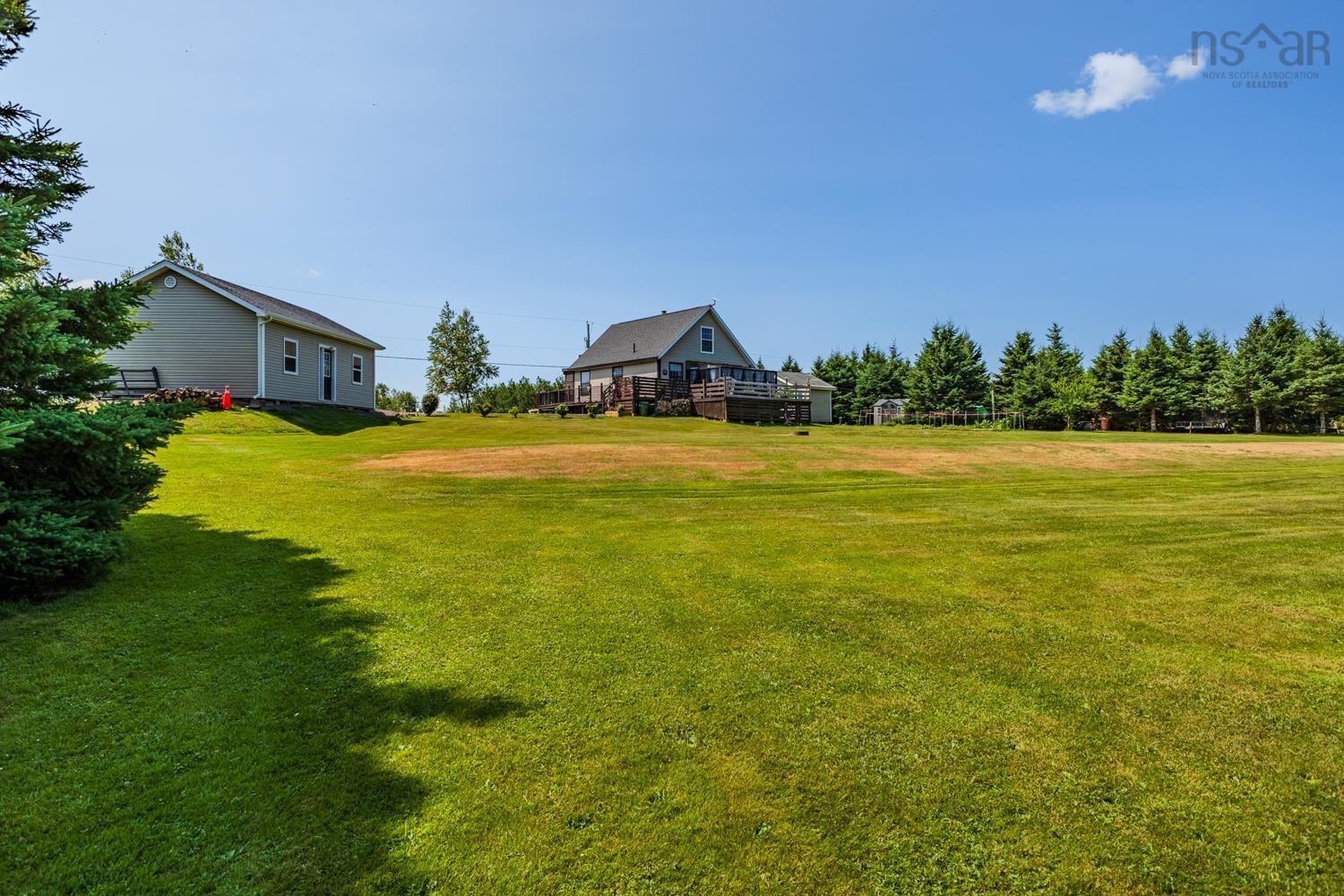 $649,900.00: 1923 Fox Harbour Rd, Fox Harbour