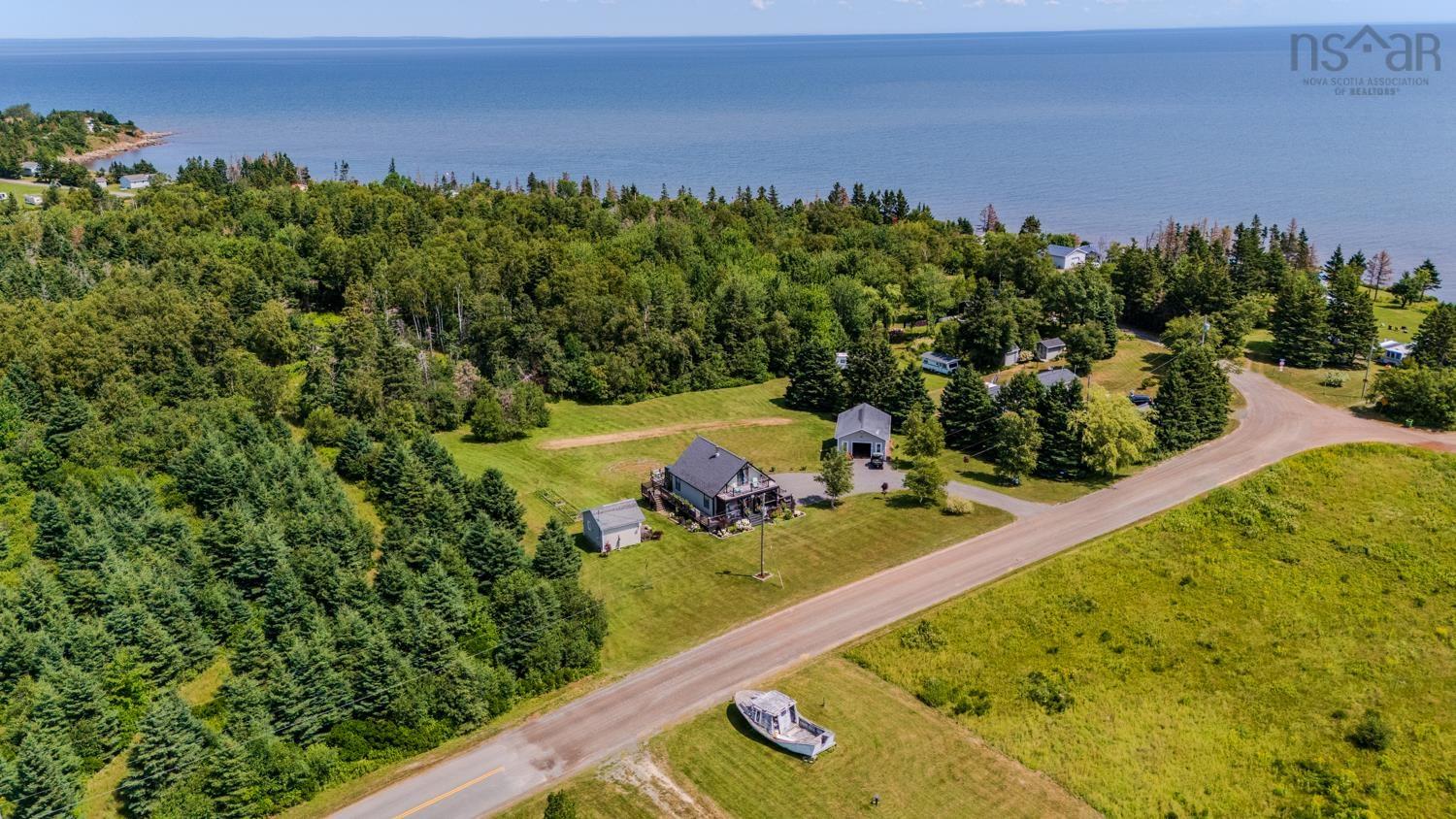 $649,900.00: 1923 Fox Harbour Rd, Fox Harbour