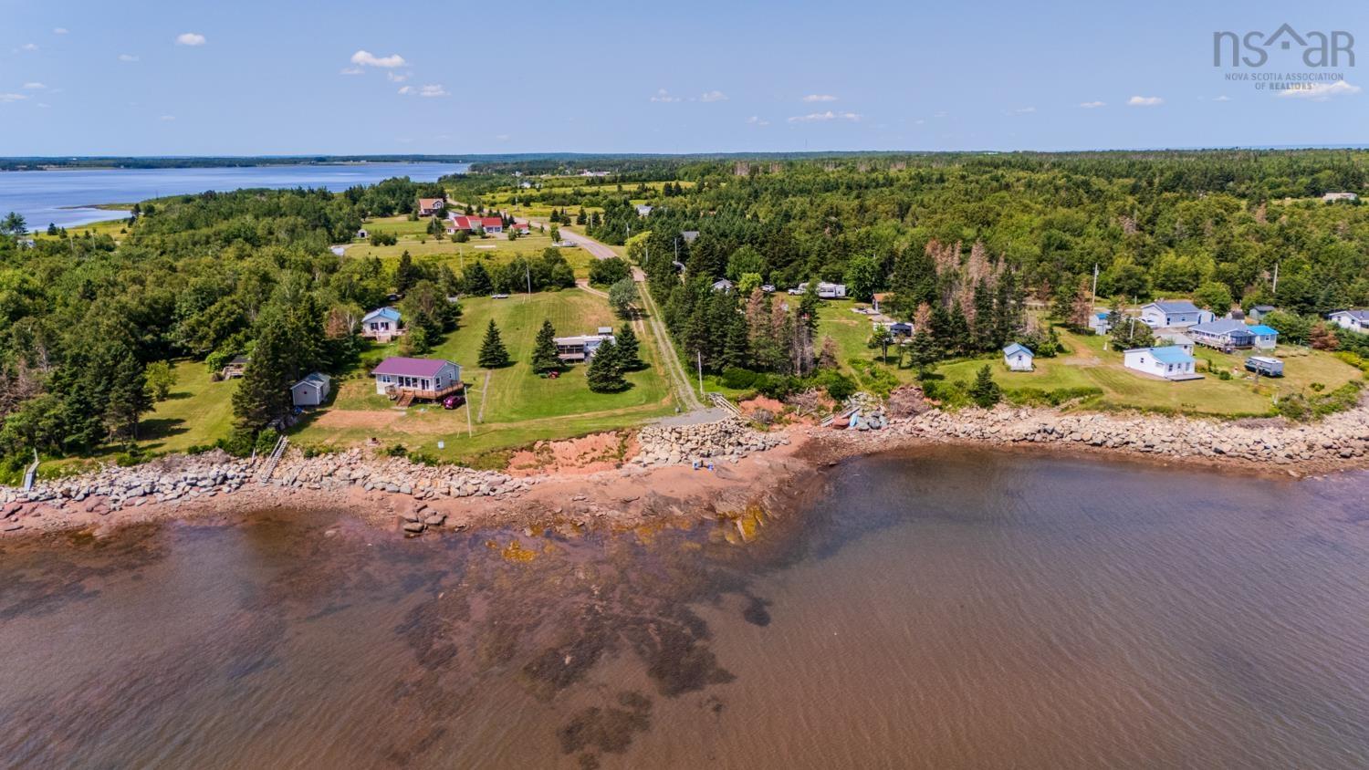 $649,900.00: 1923 Fox Harbour Rd, Fox Harbour