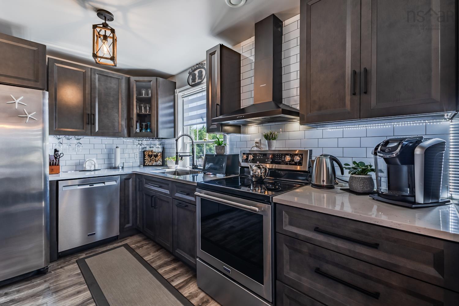 $649,900.00: 1923 Fox Harbour Rd, Fox Harbour