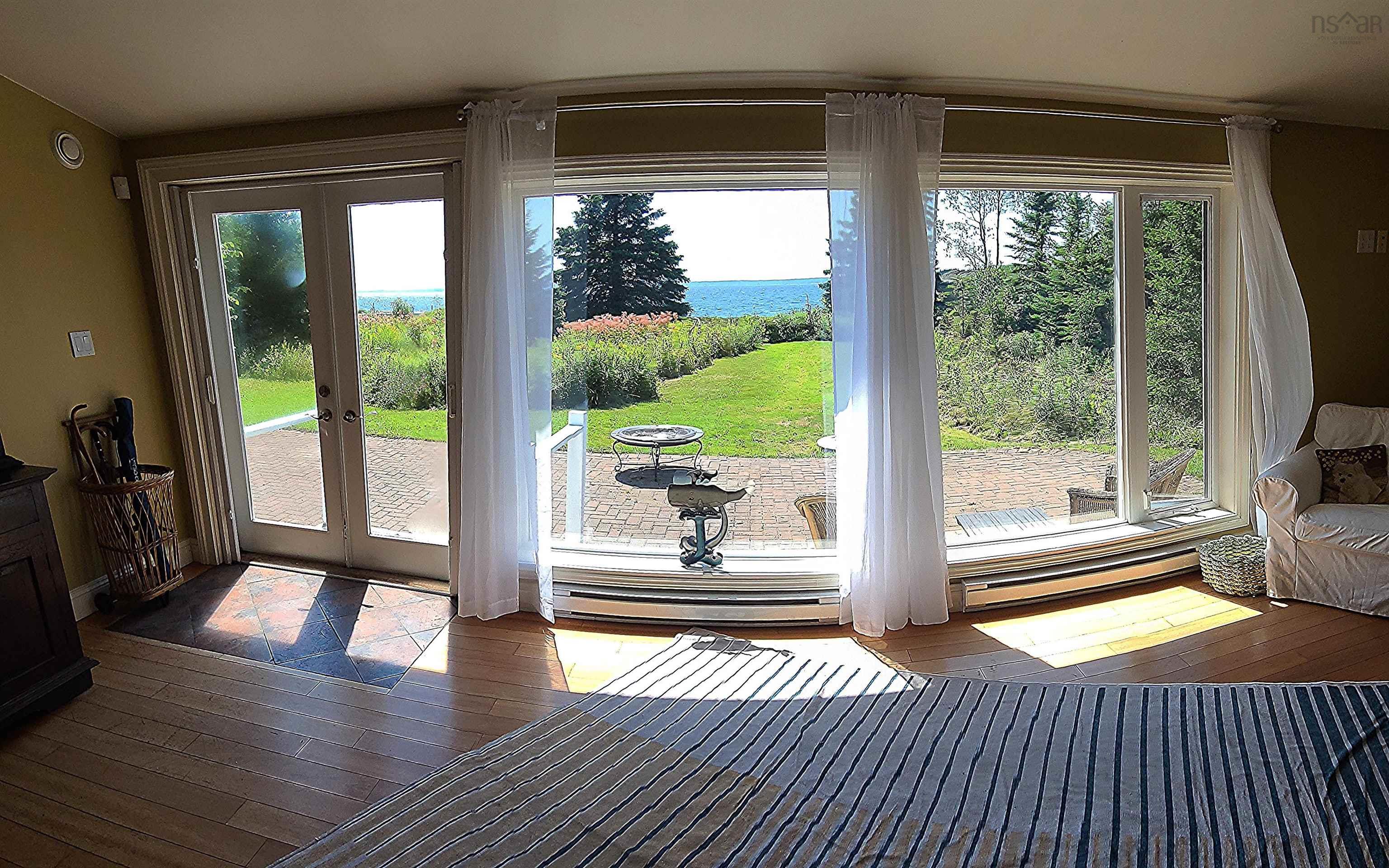 $974,900.00: 8518 St. Margarets Bay Road, Black Point