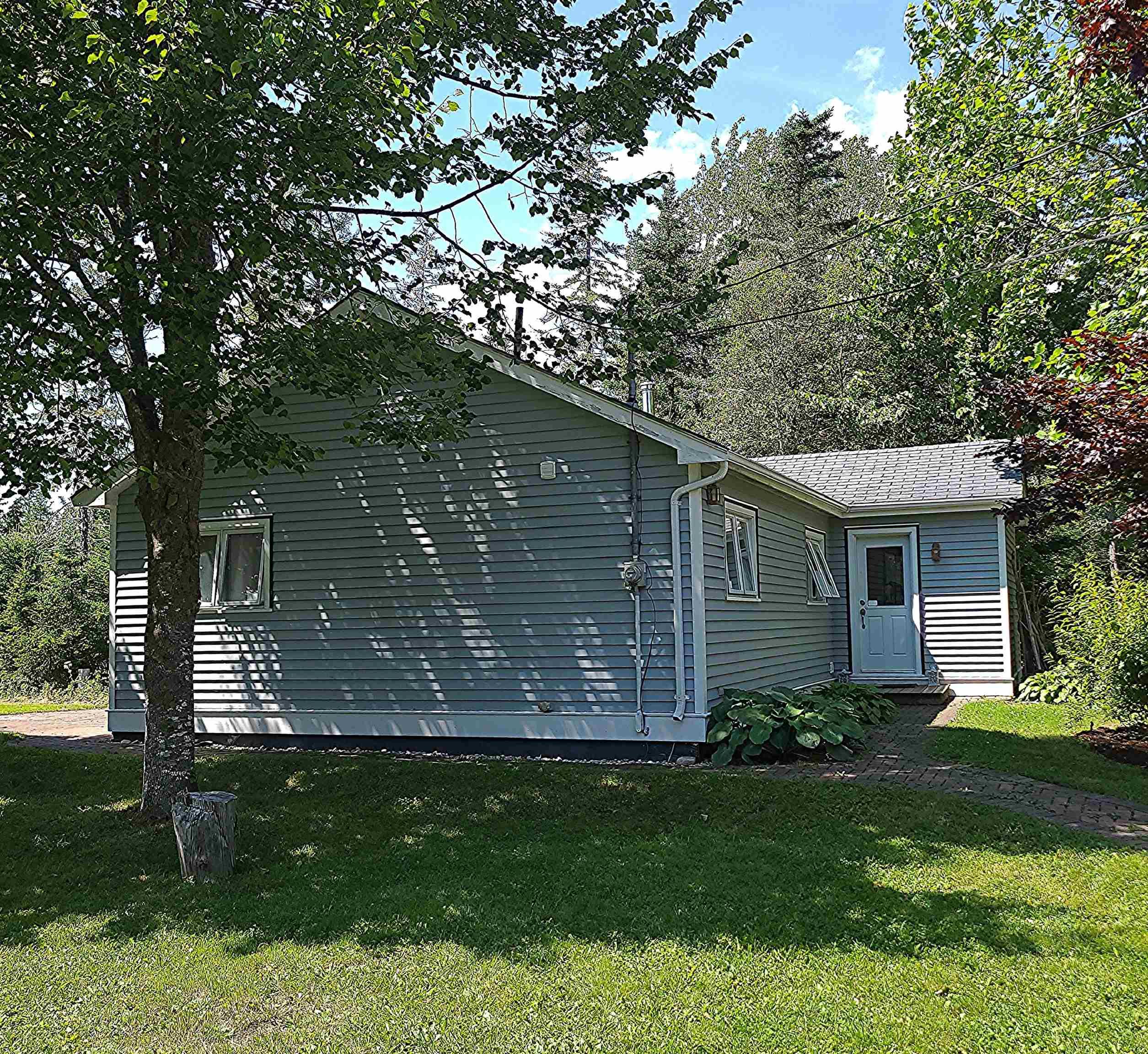 $974,900.00: 8518 St. Margarets Bay Road, Black Point
