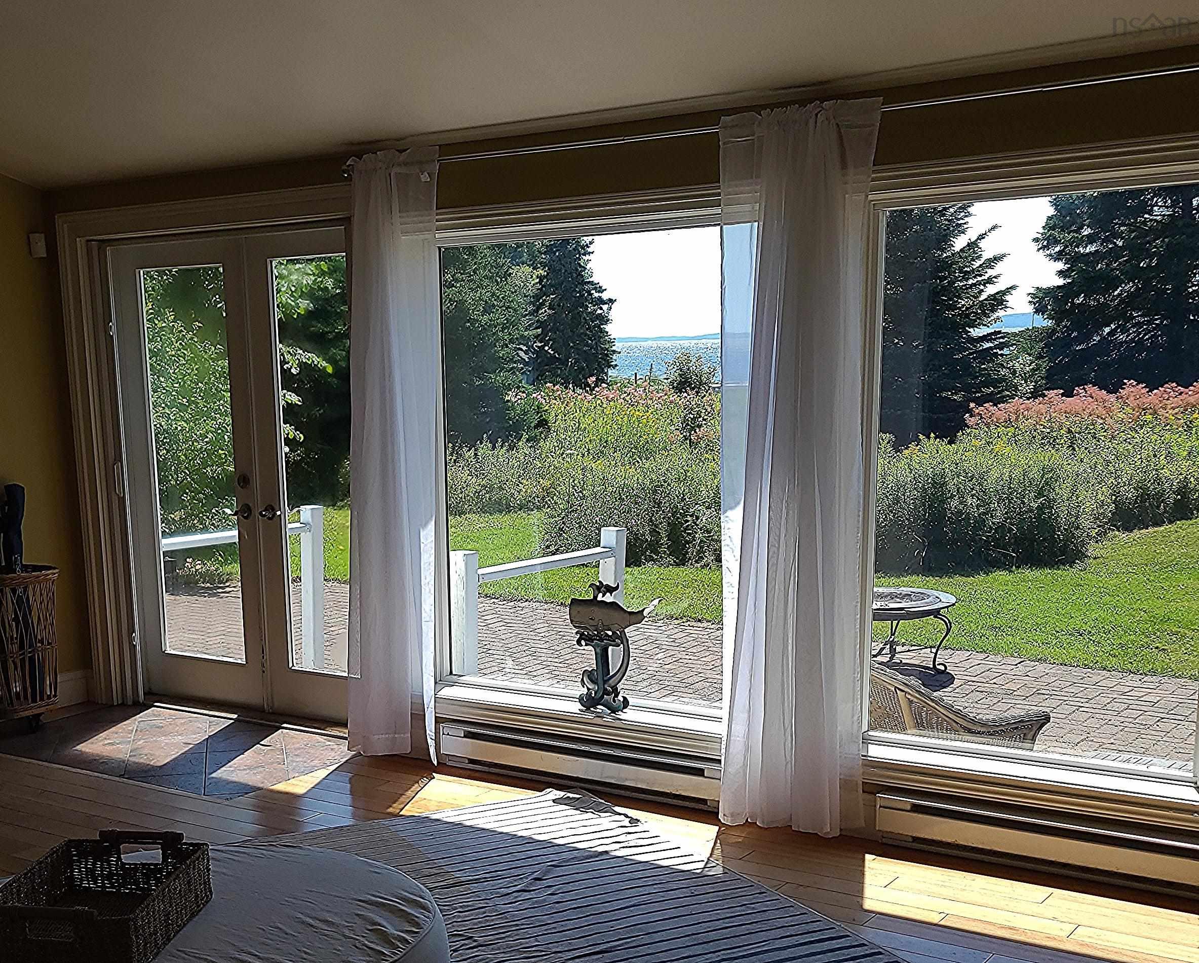 $974,900.00: 8518 St. Margarets Bay Road, Black Point
