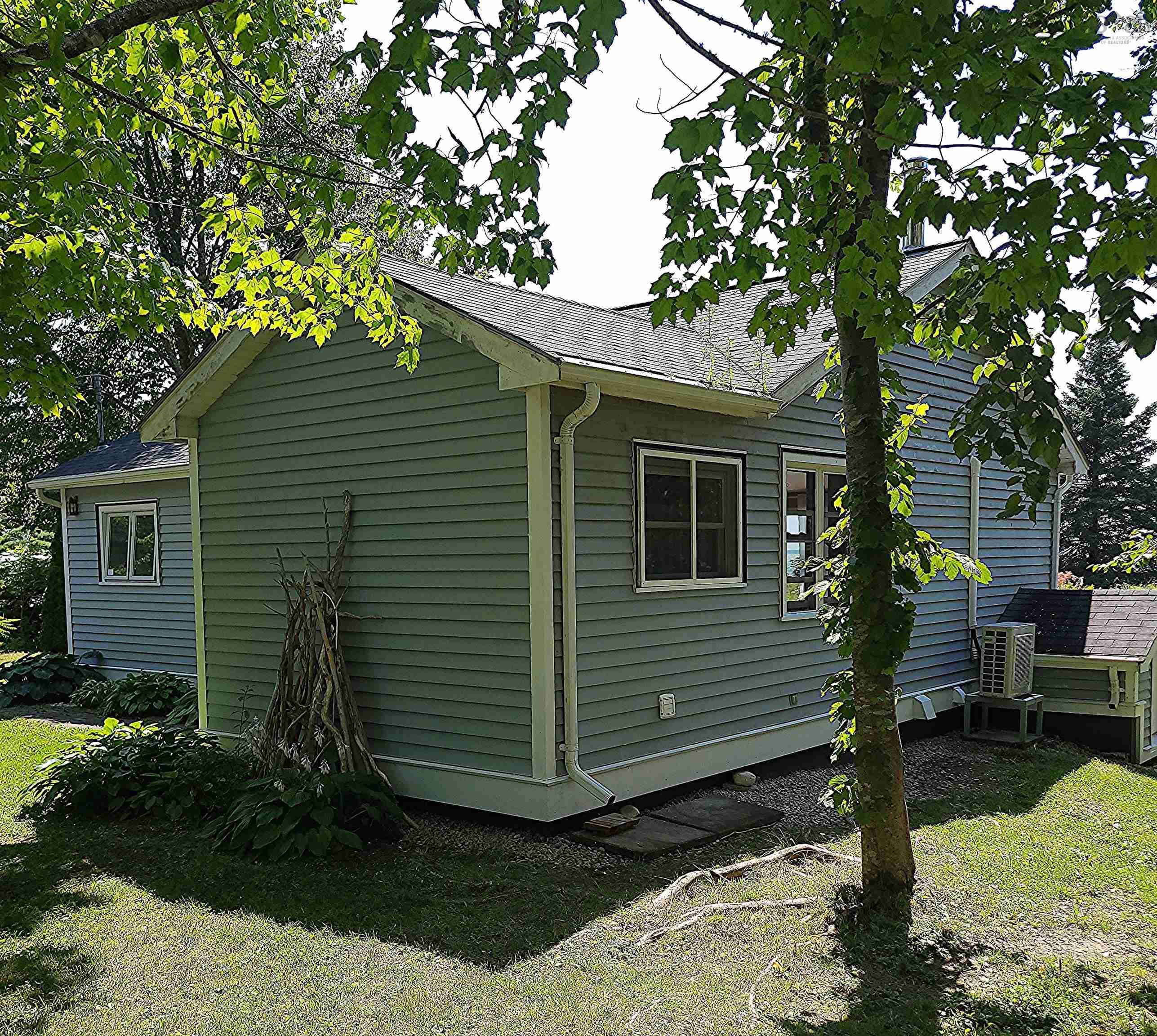 $974,900.00: 8518 St. Margarets Bay Road, Black Point