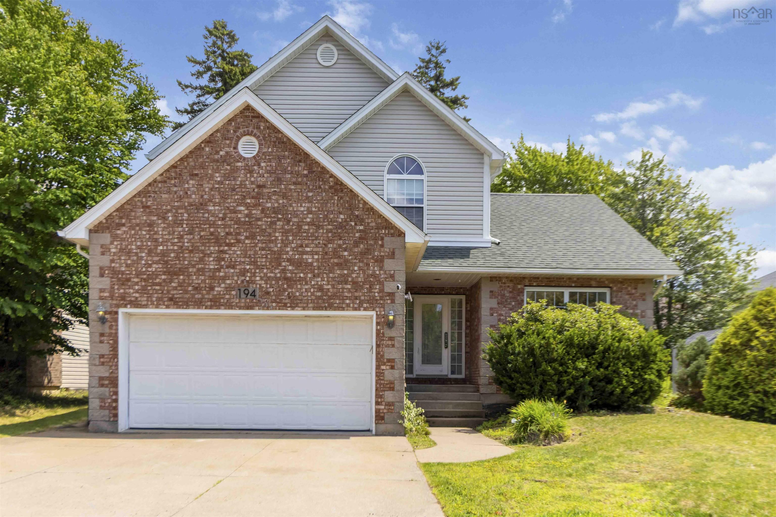 $799,900.00: 194 Radcliffe Drive, Clayton Park