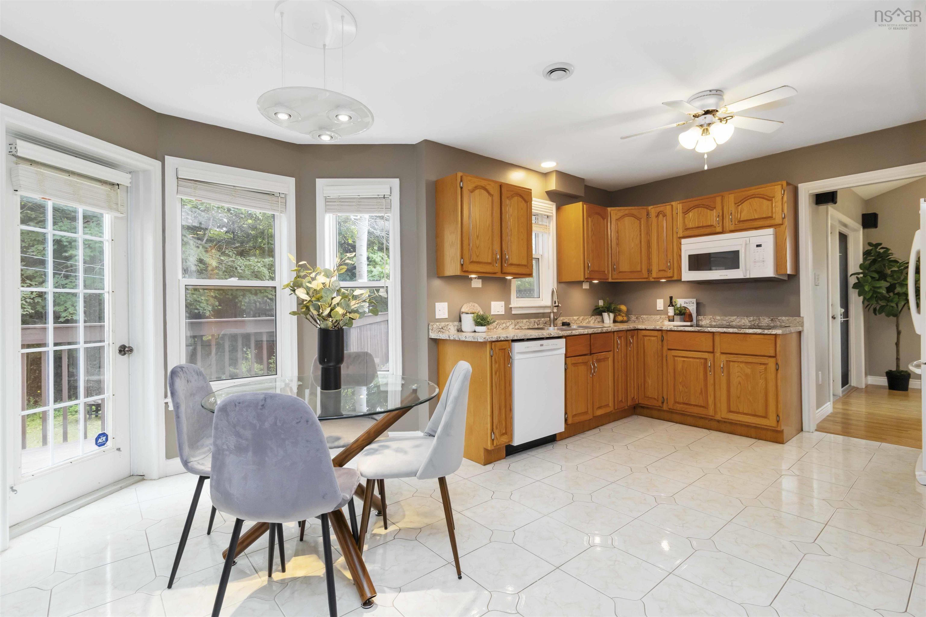 $799,900.00: 194 Radcliffe Drive, Clayton Park