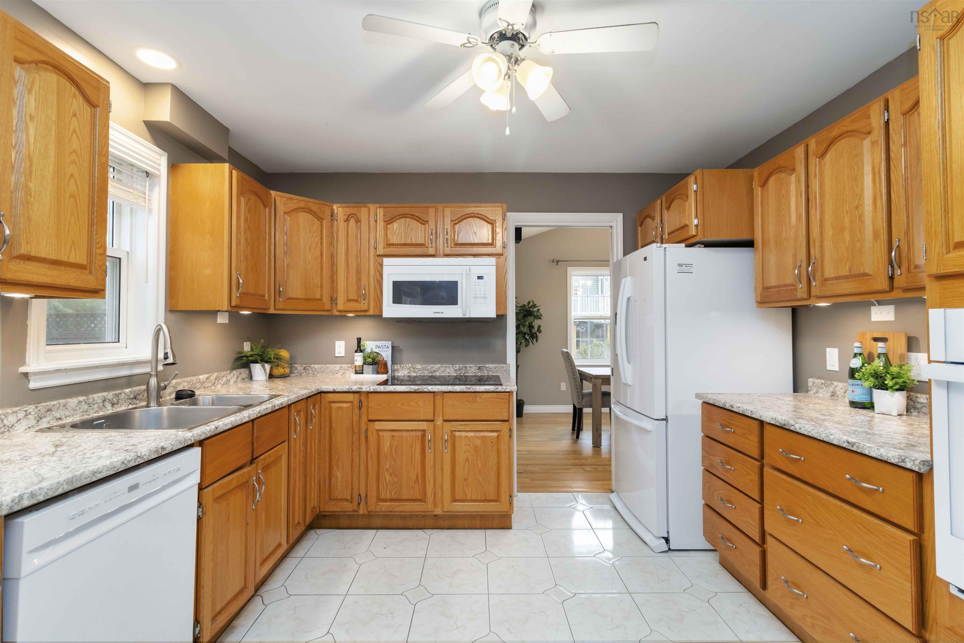 $799,900.00: 194 Radcliffe Drive, Clayton Park