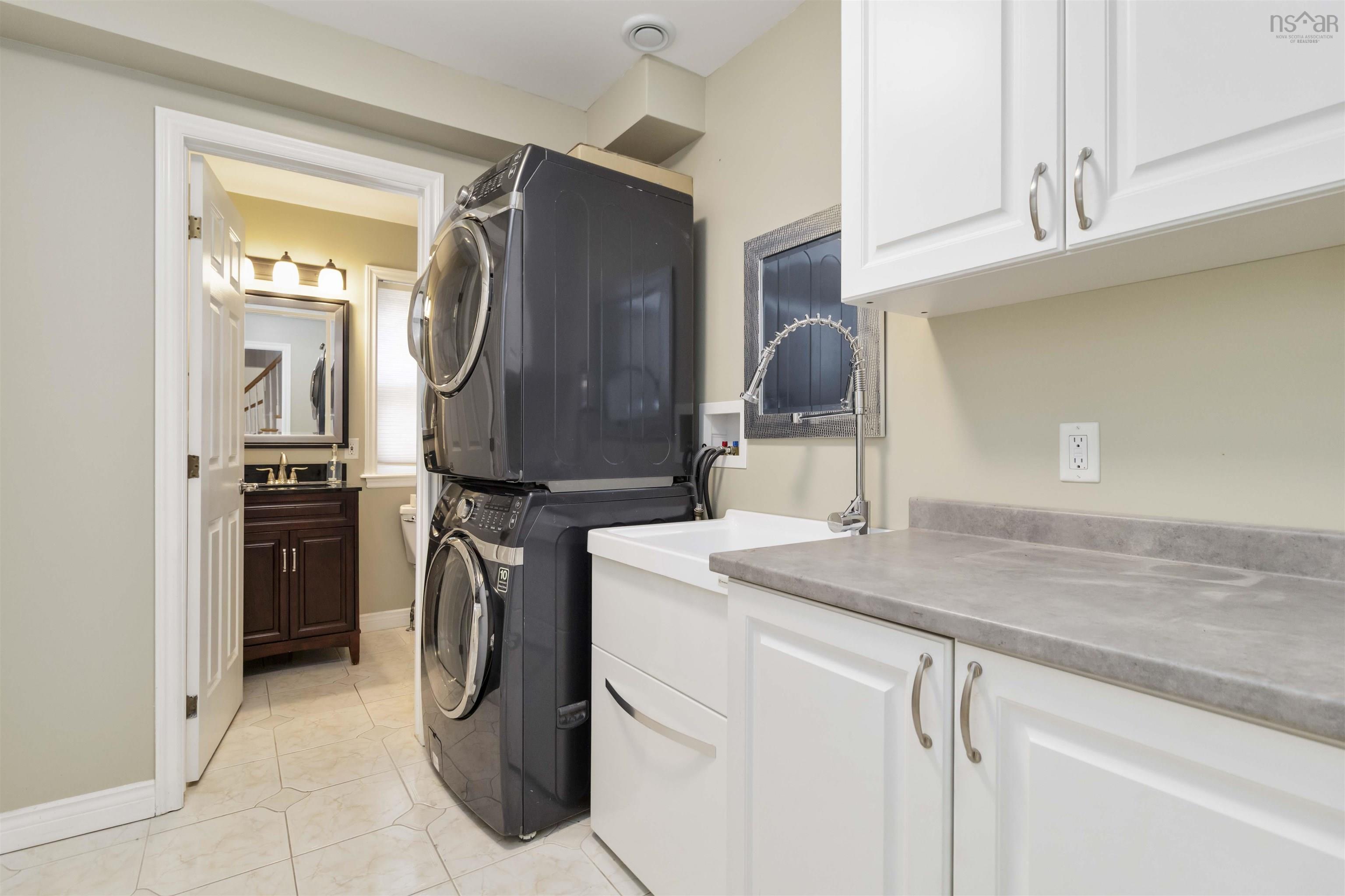 $799,900.00: 194 Radcliffe Drive, Clayton Park