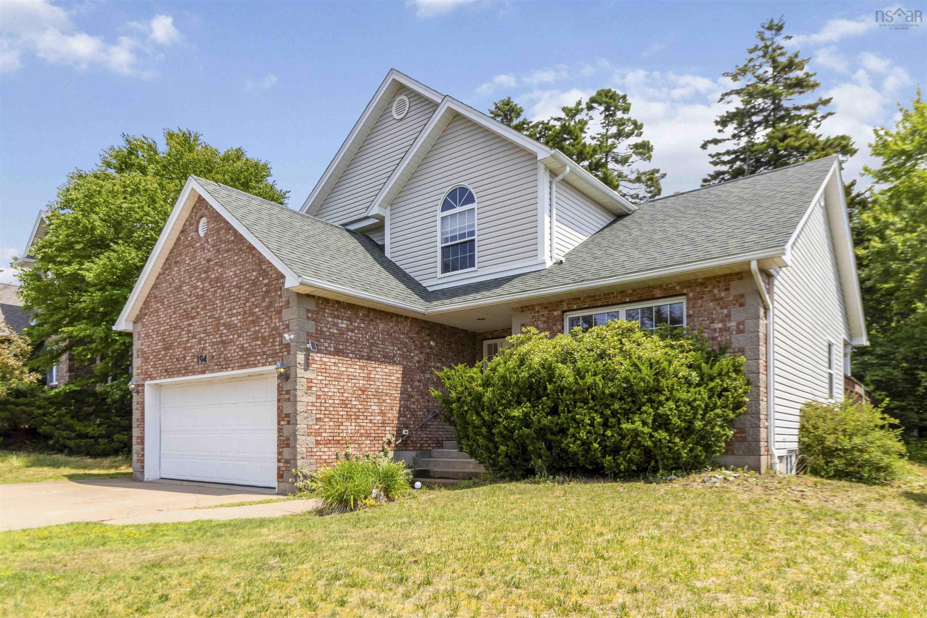 $799,900.00: 194 Radcliffe Drive, Clayton Park