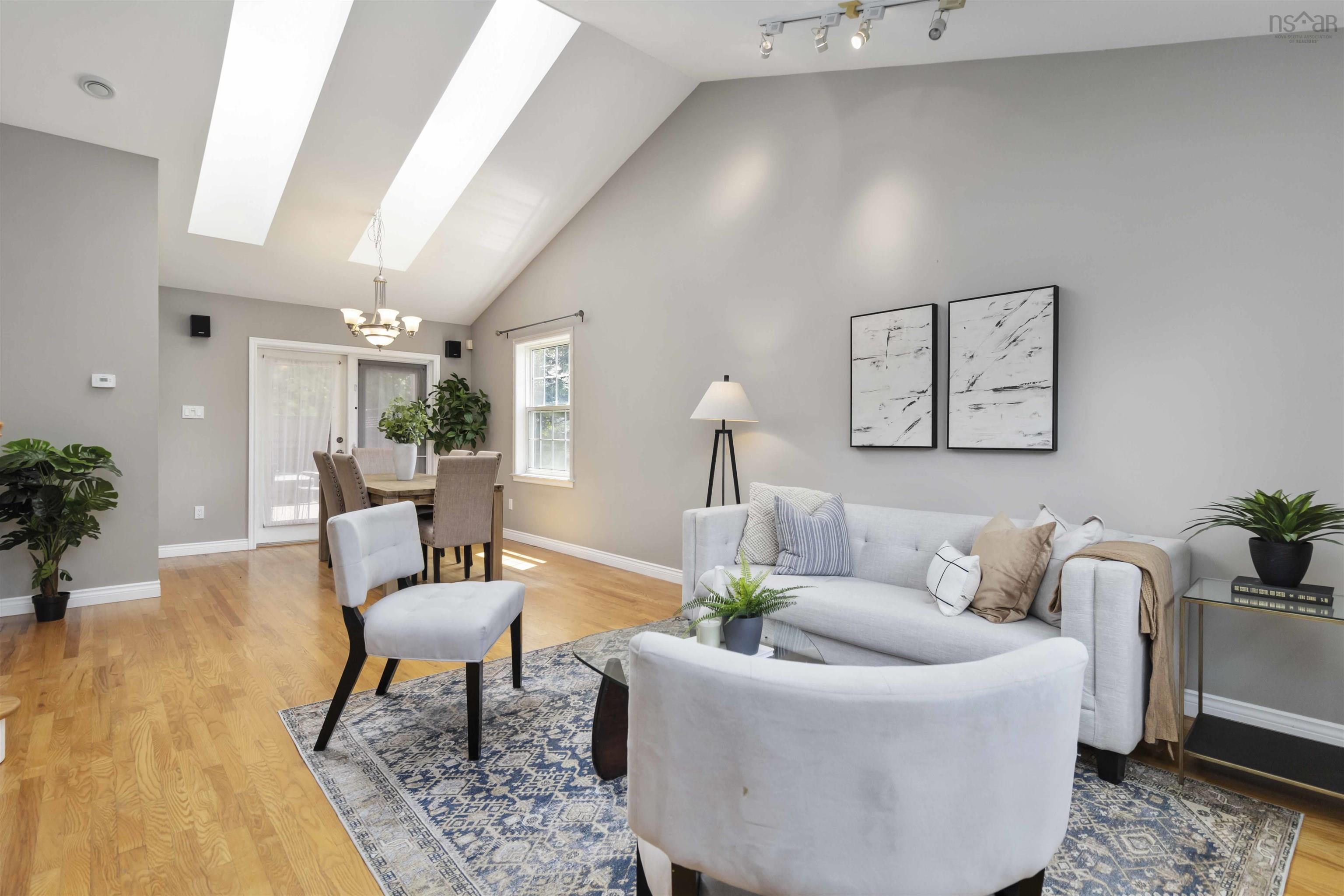 $799,900.00: 194 Radcliffe Drive, Clayton Park