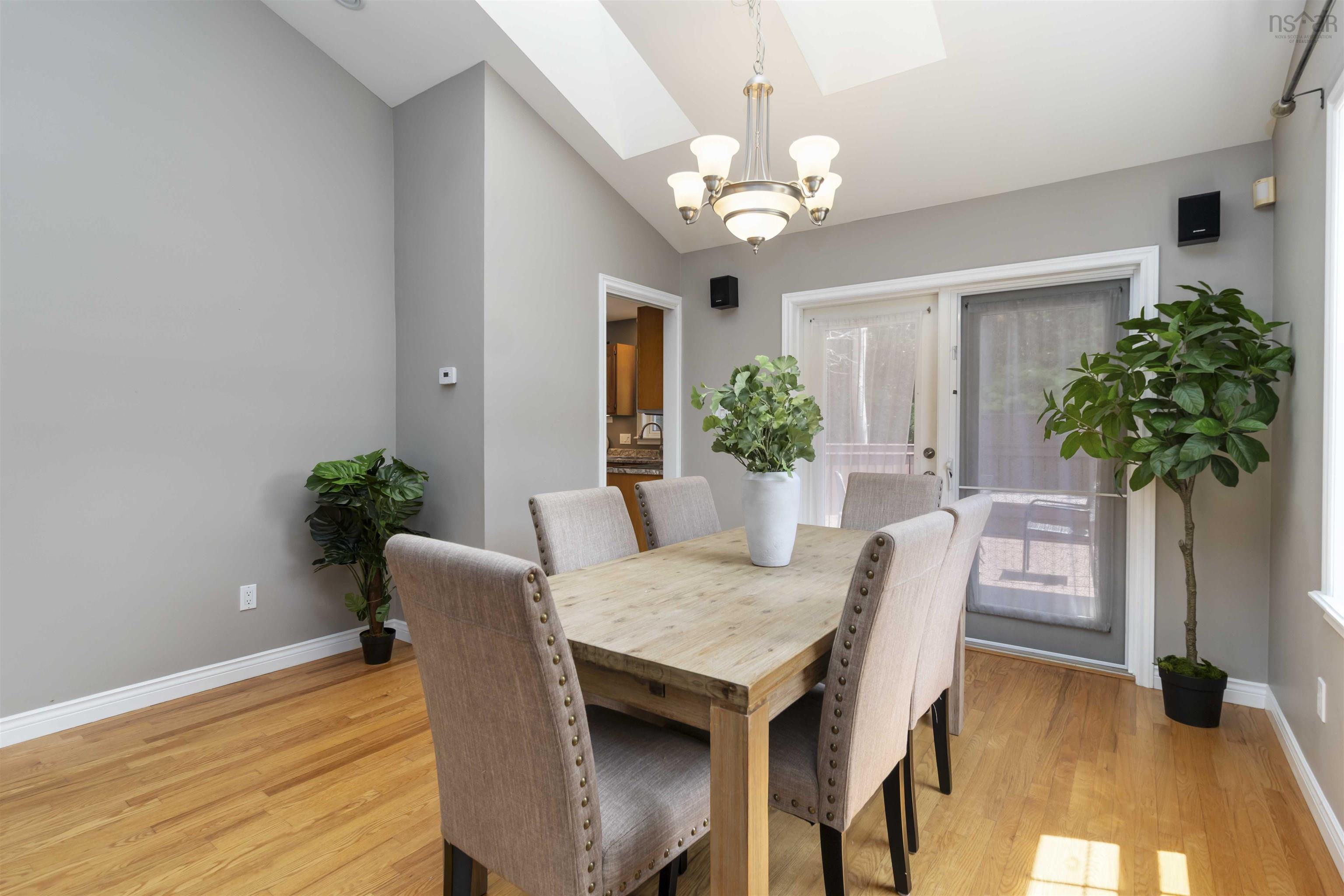 $799,900.00: 194 Radcliffe Drive, Clayton Park
