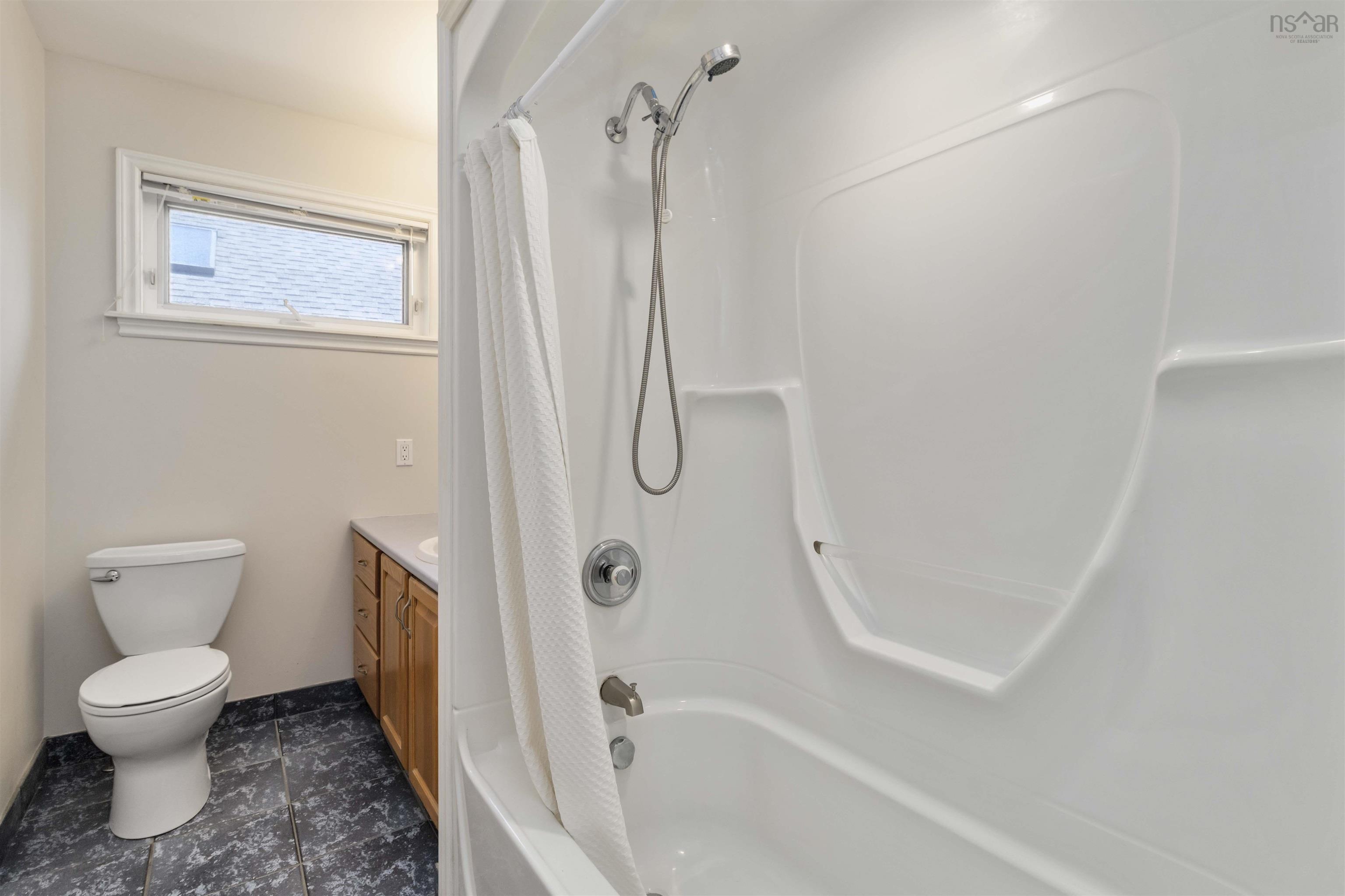 $799,900.00: 194 Radcliffe Drive, Clayton Park