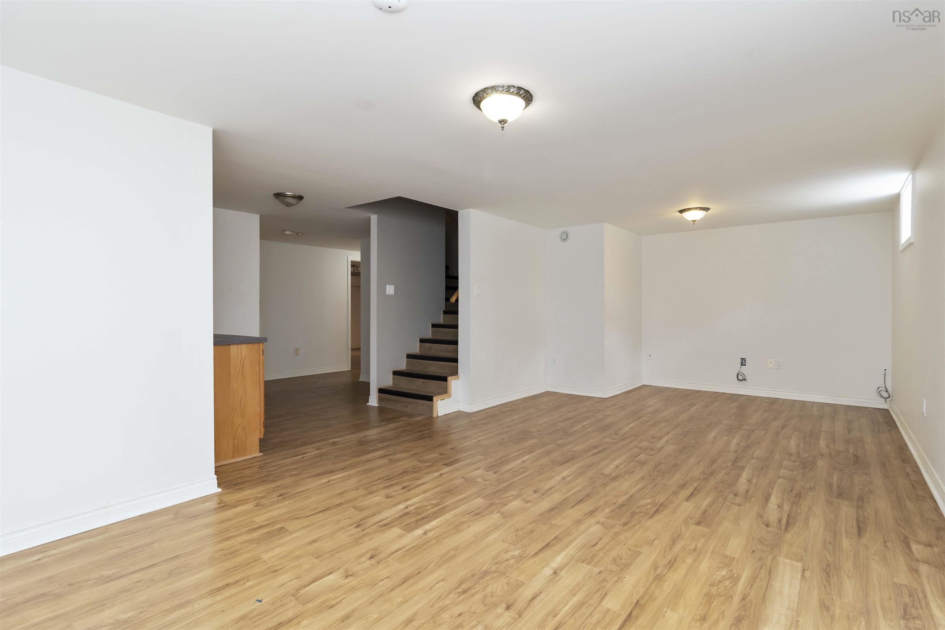$799,900.00: 194 Radcliffe Drive, Clayton Park