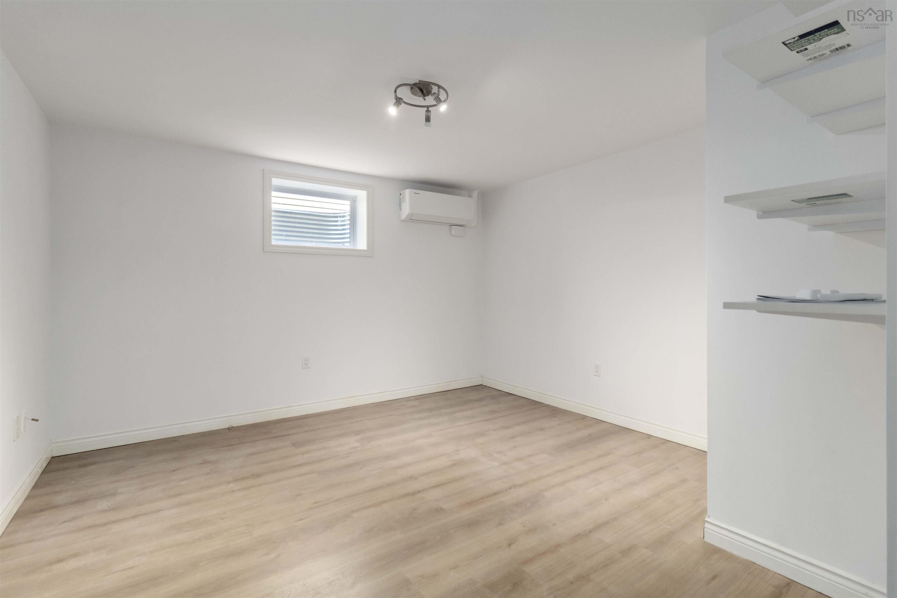 $799,900.00: 194 Radcliffe Drive, Clayton Park