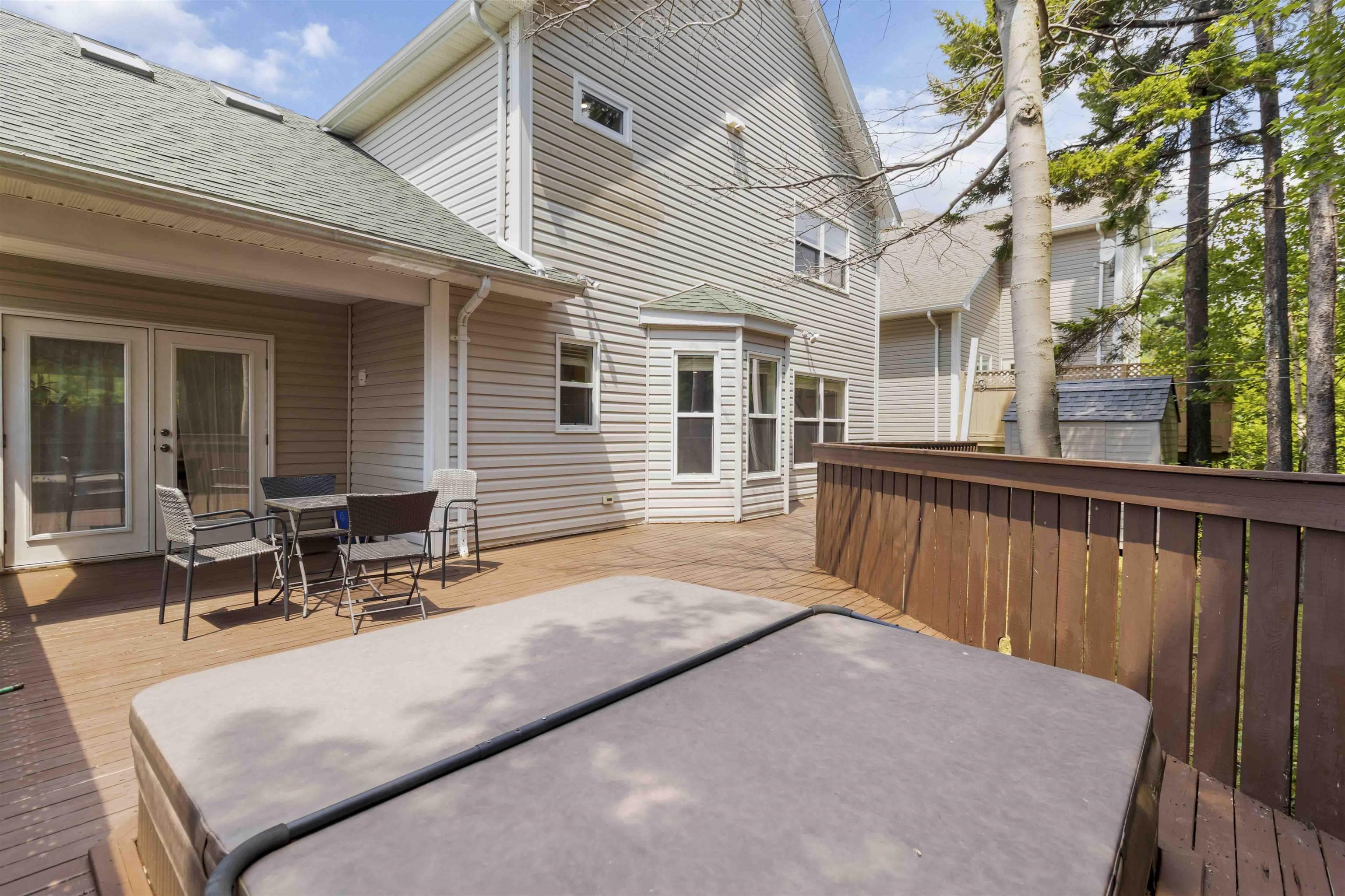 $799,900.00: 194 Radcliffe Drive, Clayton Park