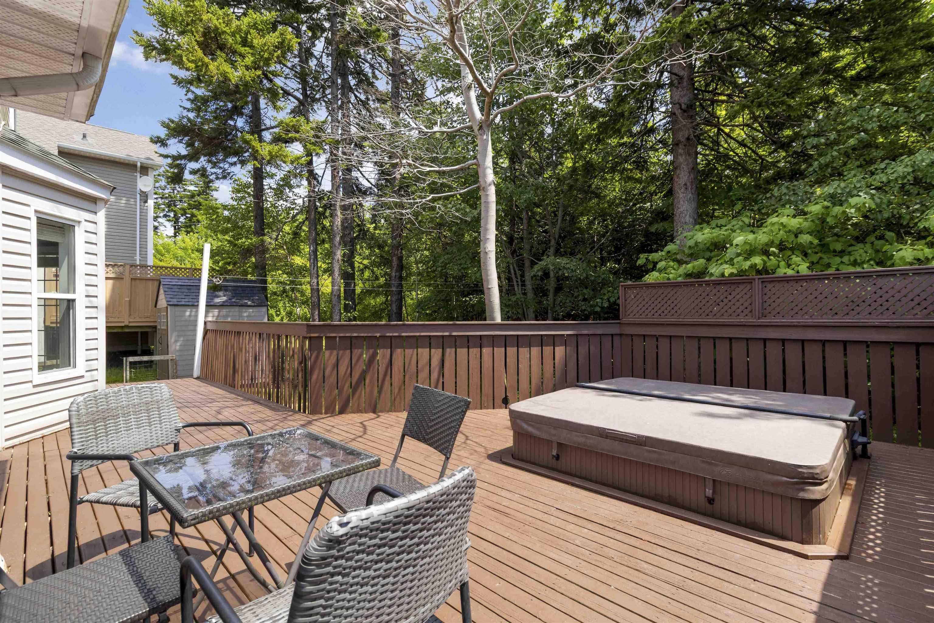 $799,900.00: 194 Radcliffe Drive, Clayton Park