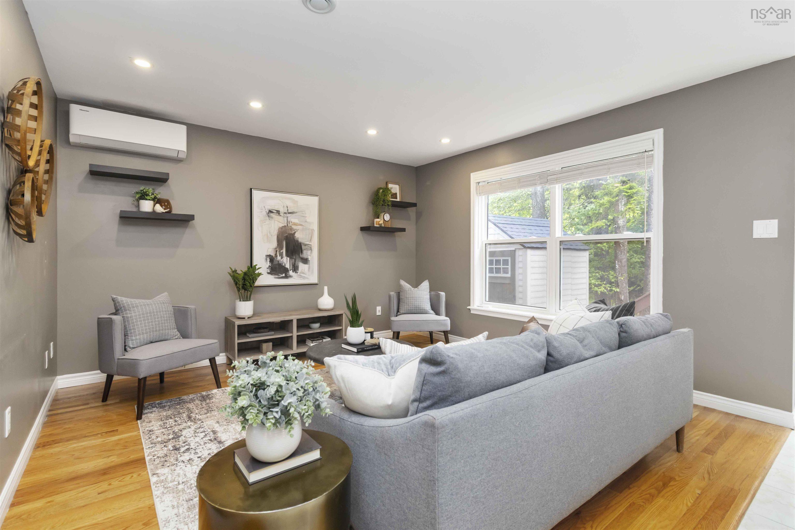 $799,900.00: 194 Radcliffe Drive, Clayton Park