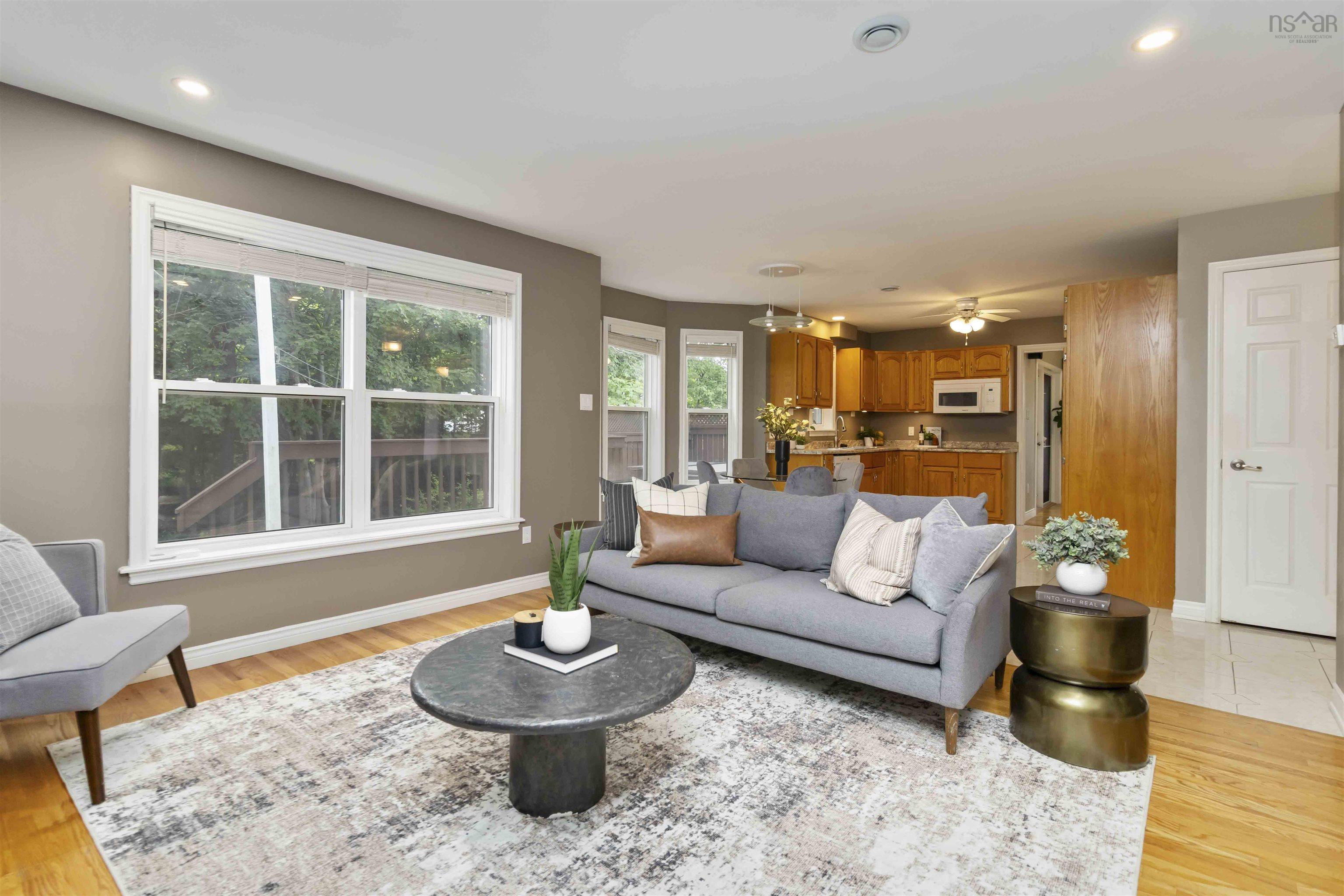 $799,900.00: 194 Radcliffe Drive, Clayton Park