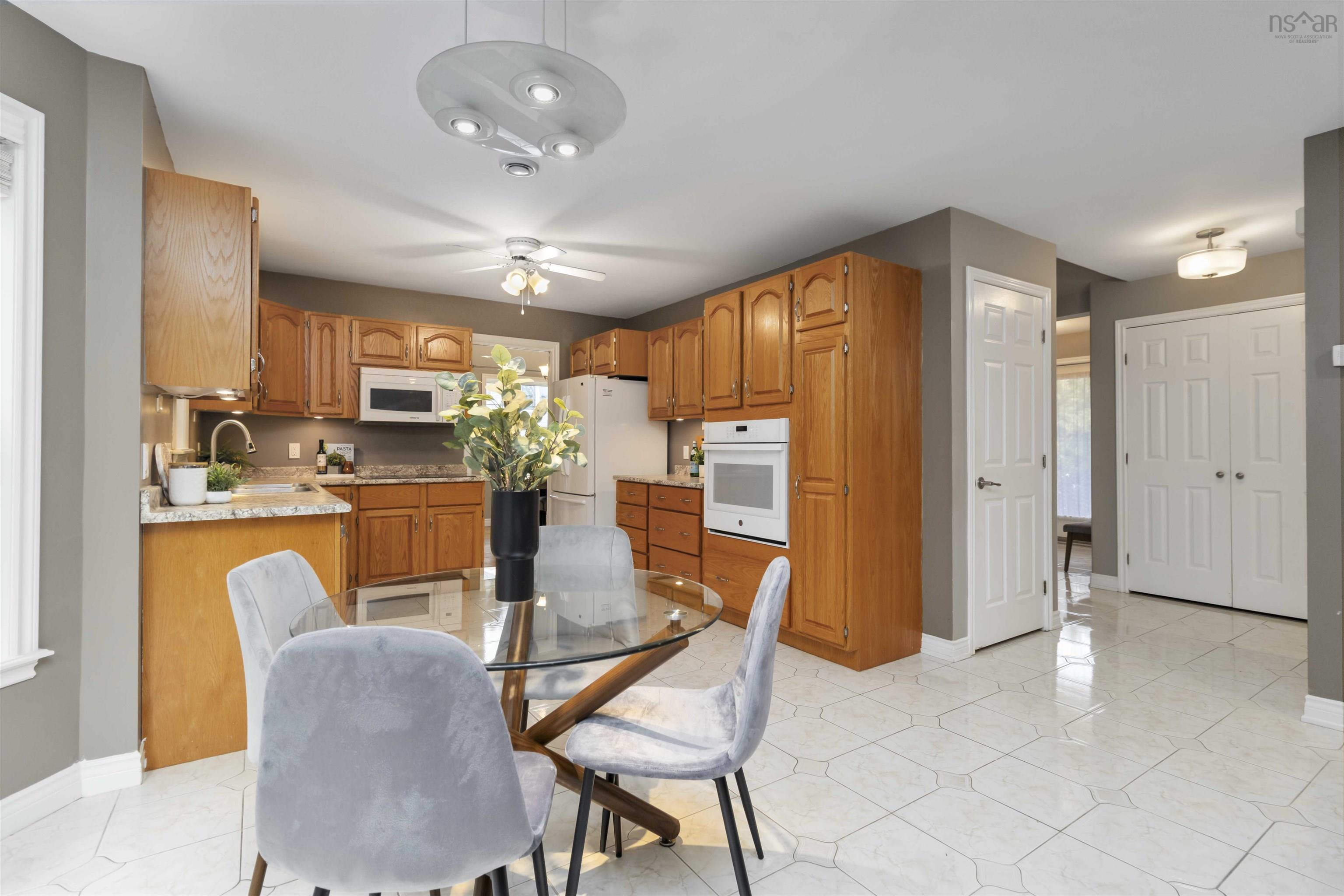 $799,900.00: 194 Radcliffe Drive, Clayton Park