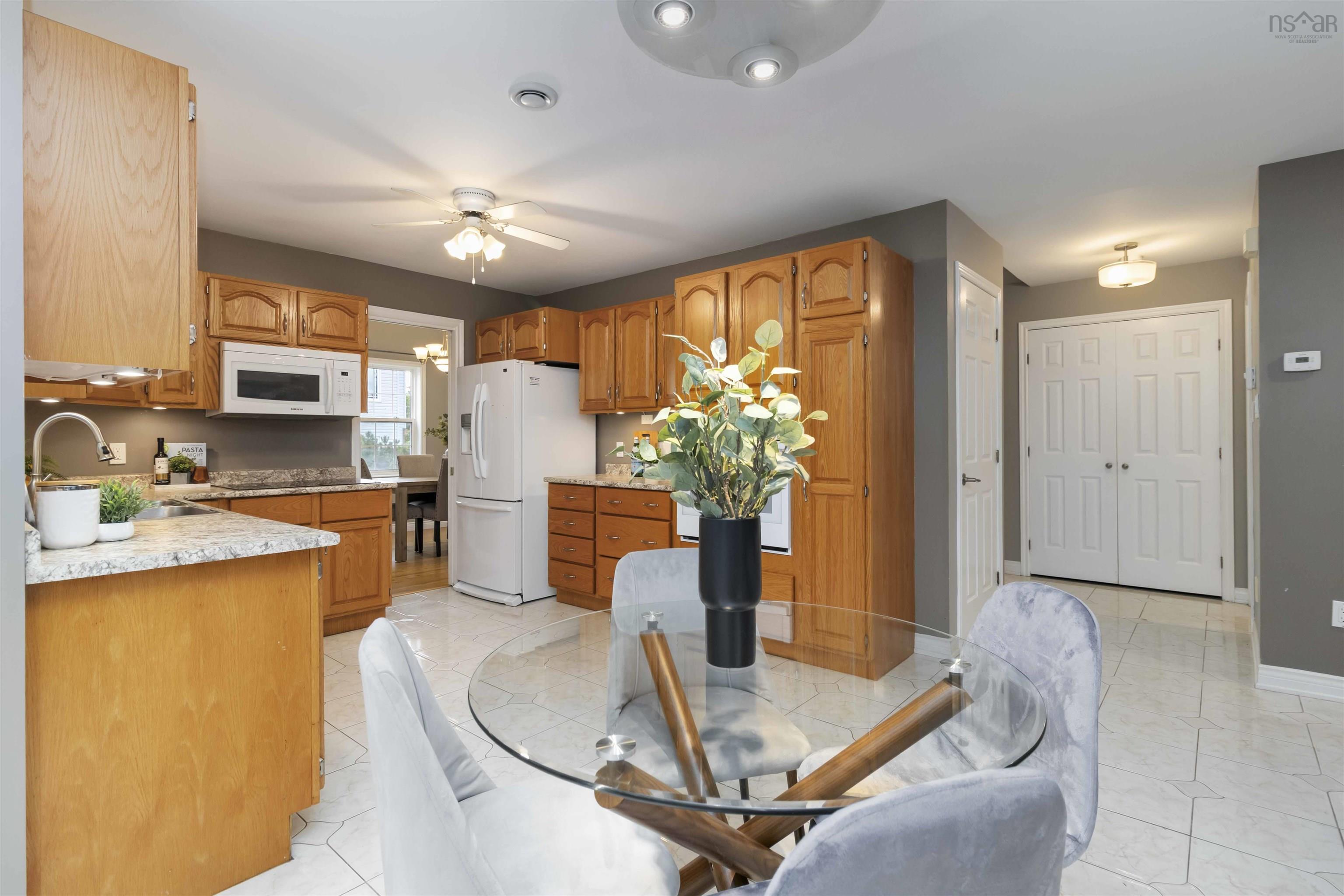 $799,900.00: 194 Radcliffe Drive, Clayton Park